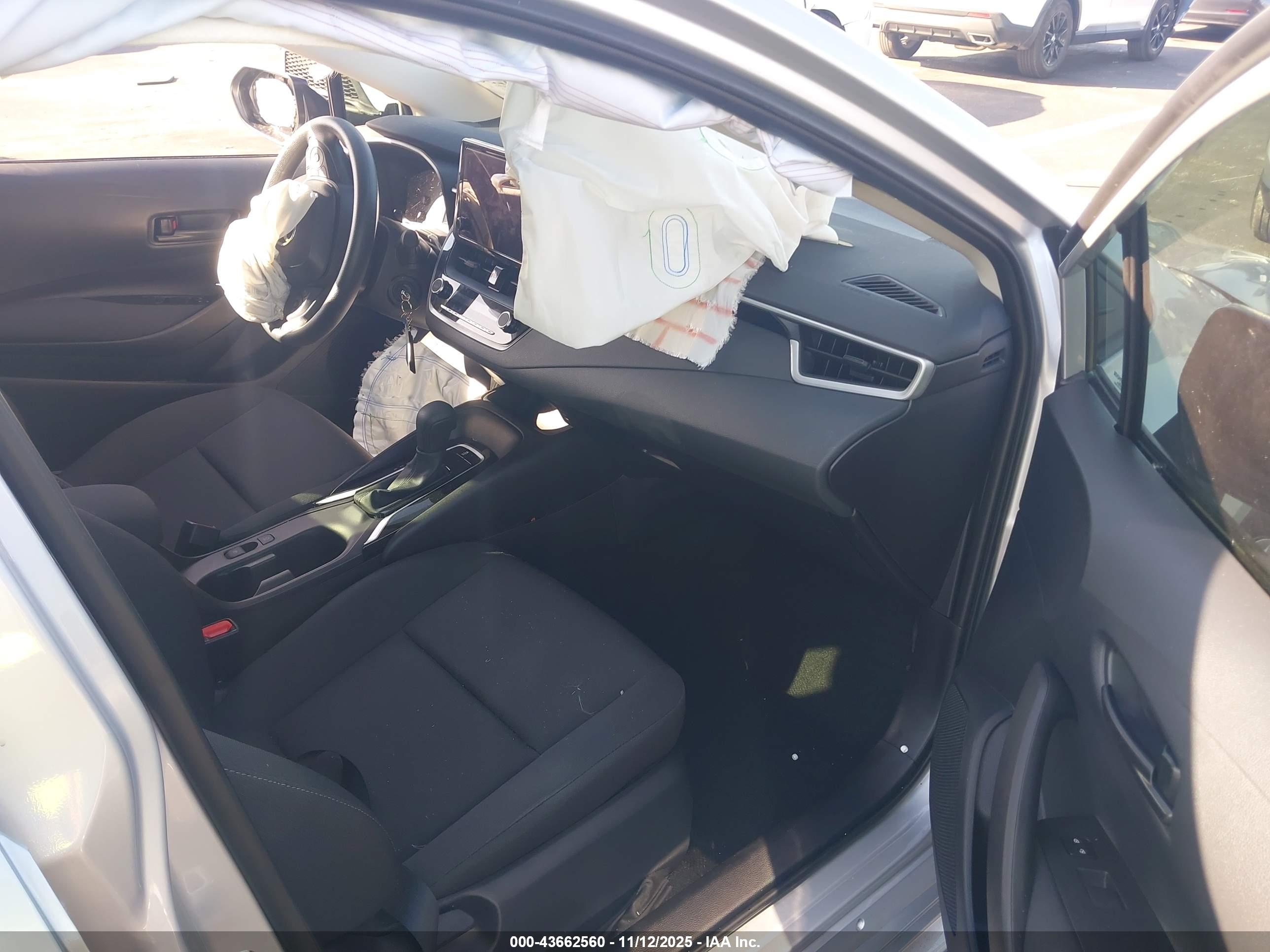 TOYOTA COROLLA image 5