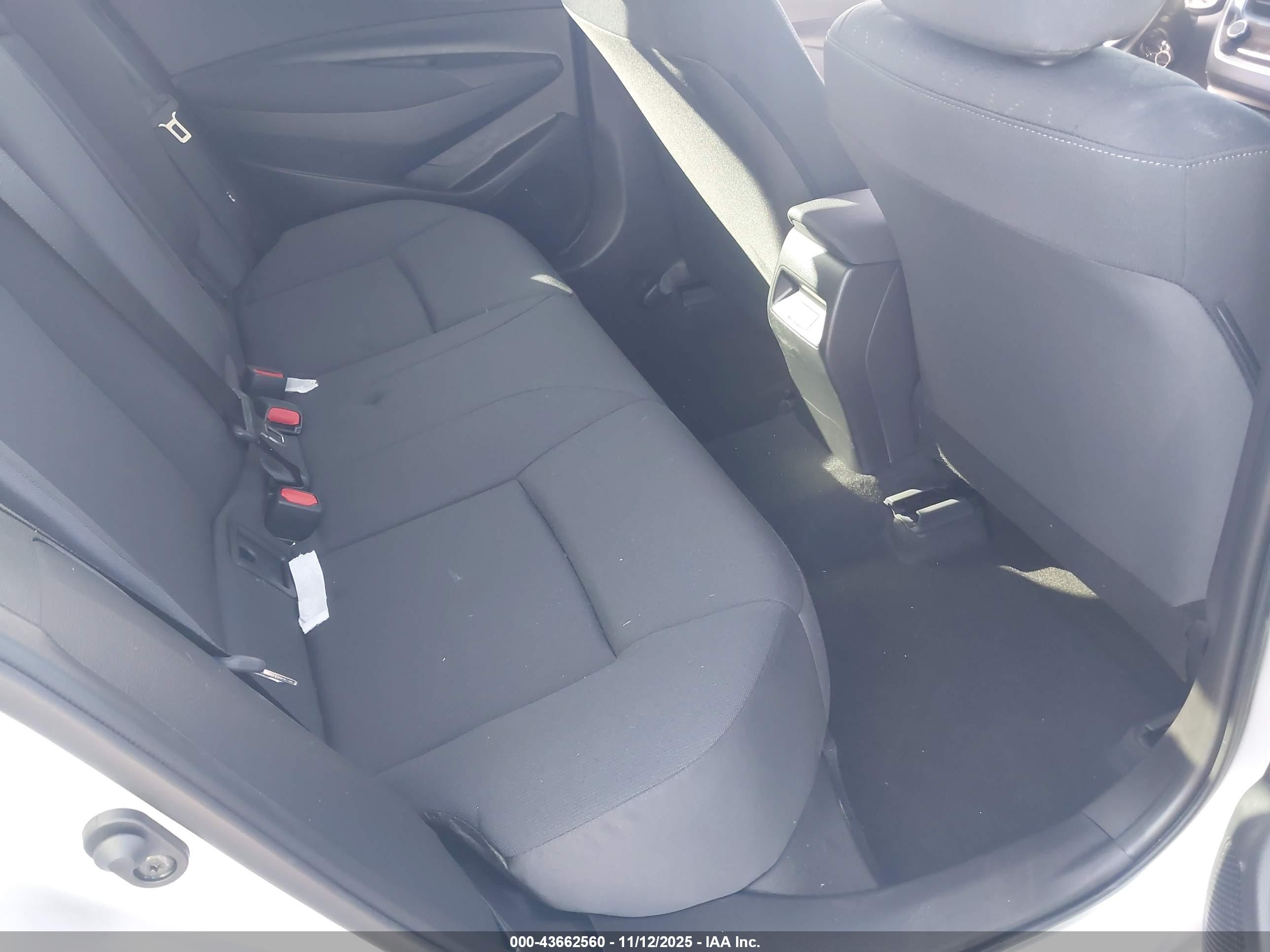 TOYOTA COROLLA image 8