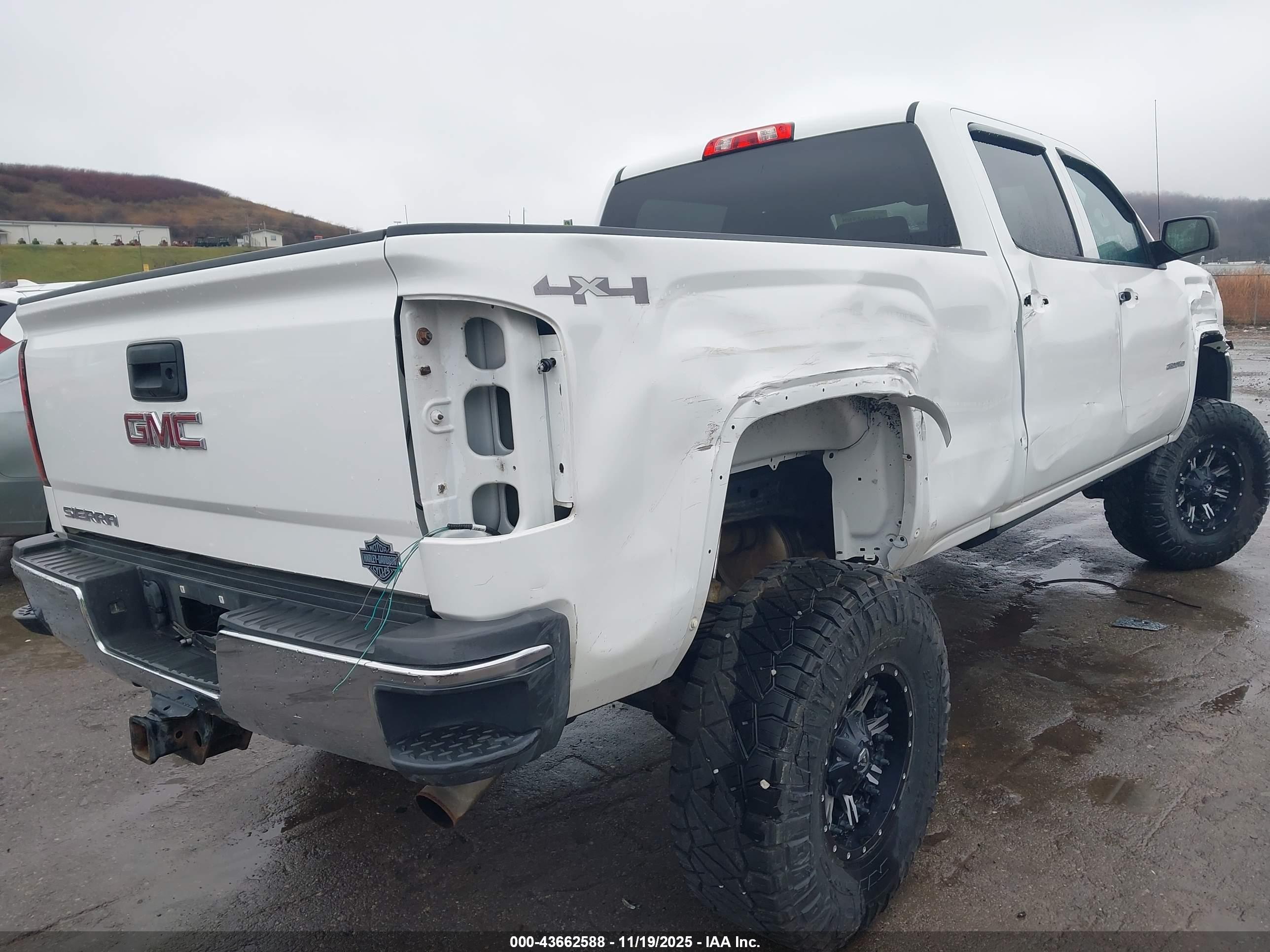 GMC SIERRA image 4