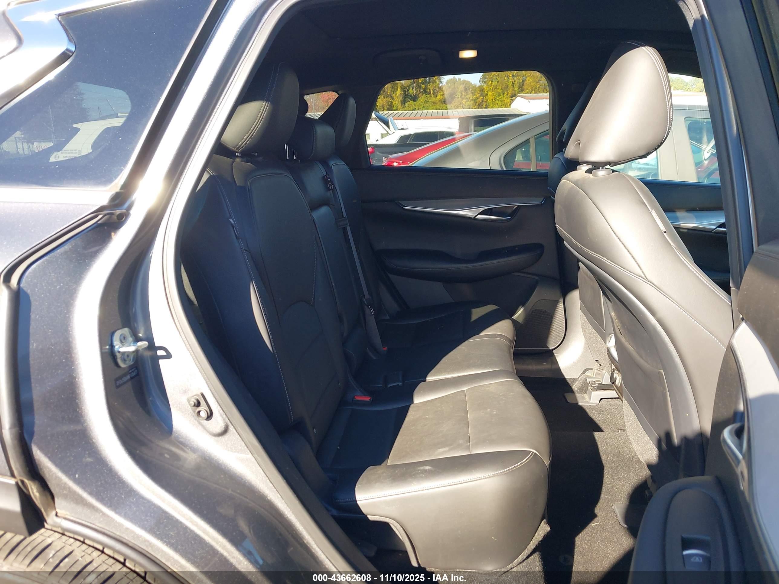 INFINITI QX50 image 8
