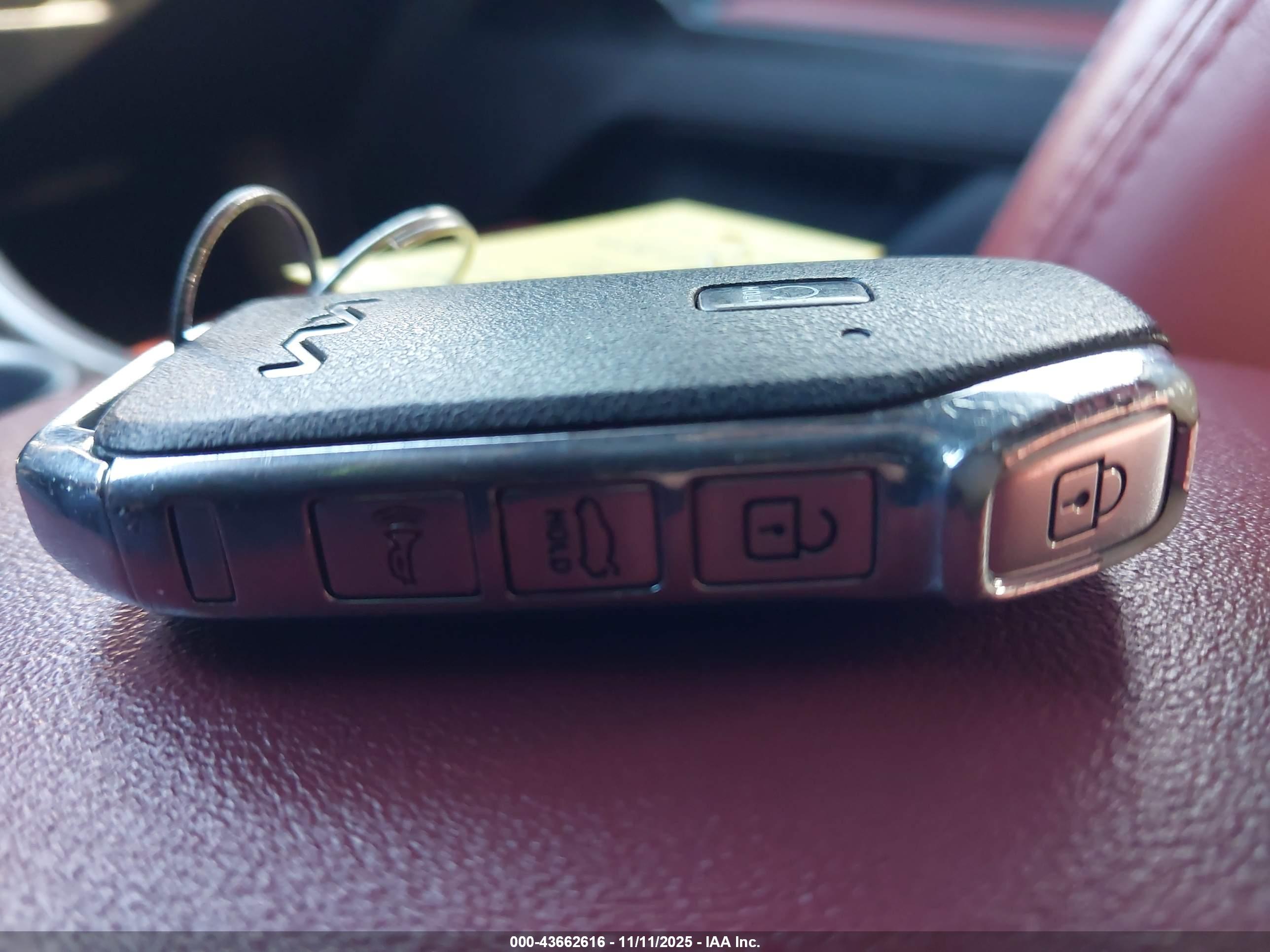 KIA K5 image 11