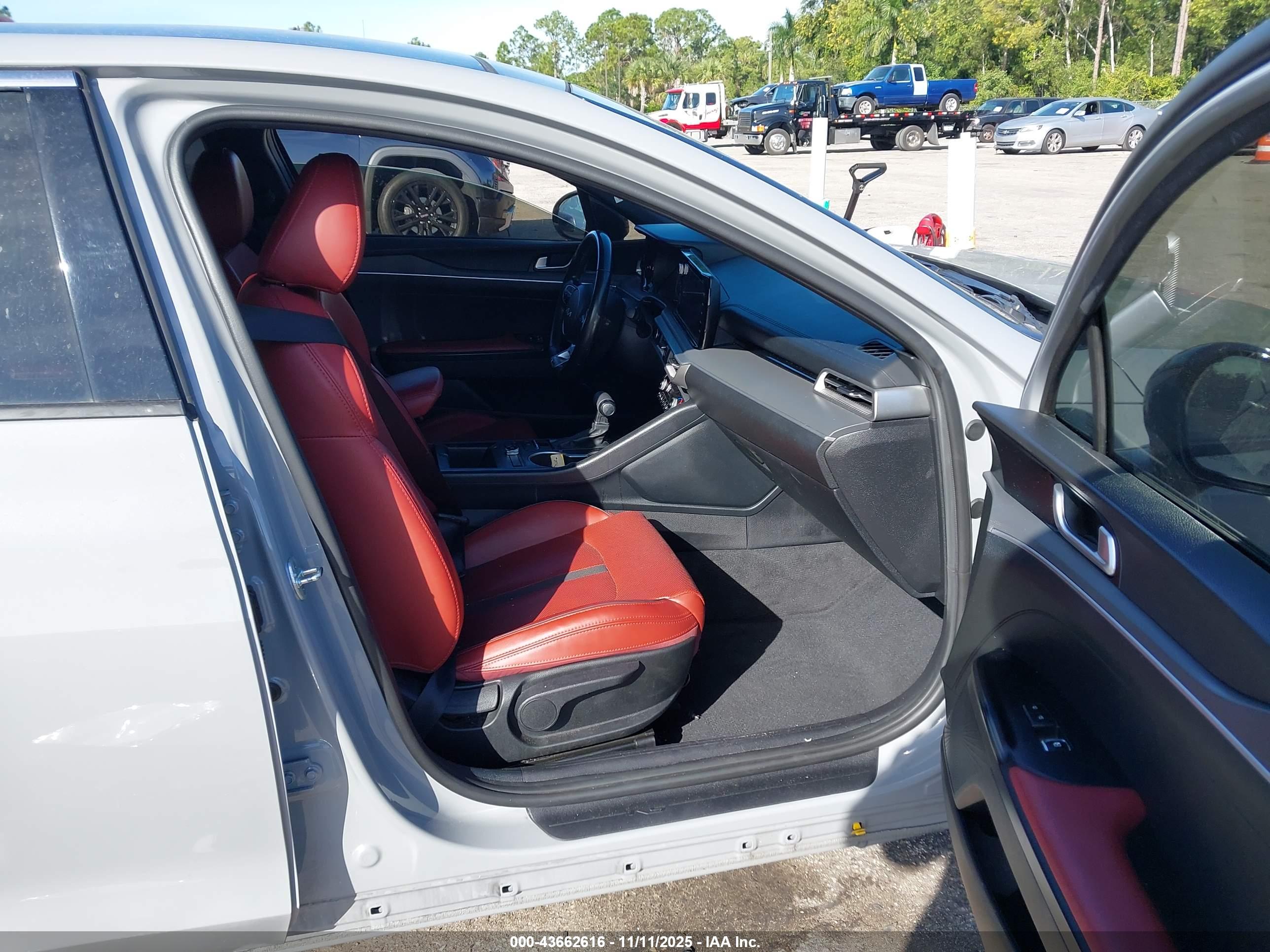 KIA K5 image 5