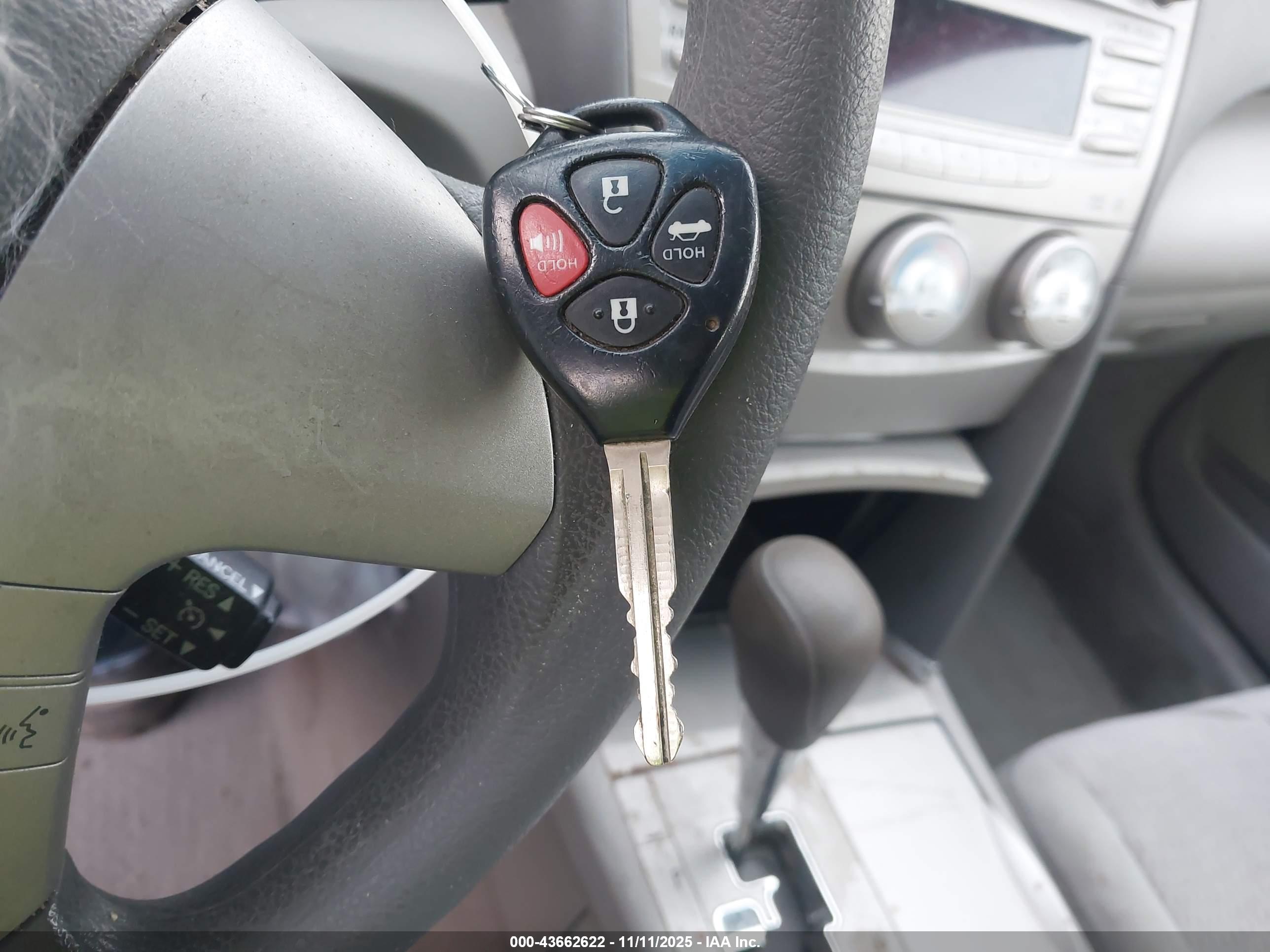 TOYOTA CAMRY image 11