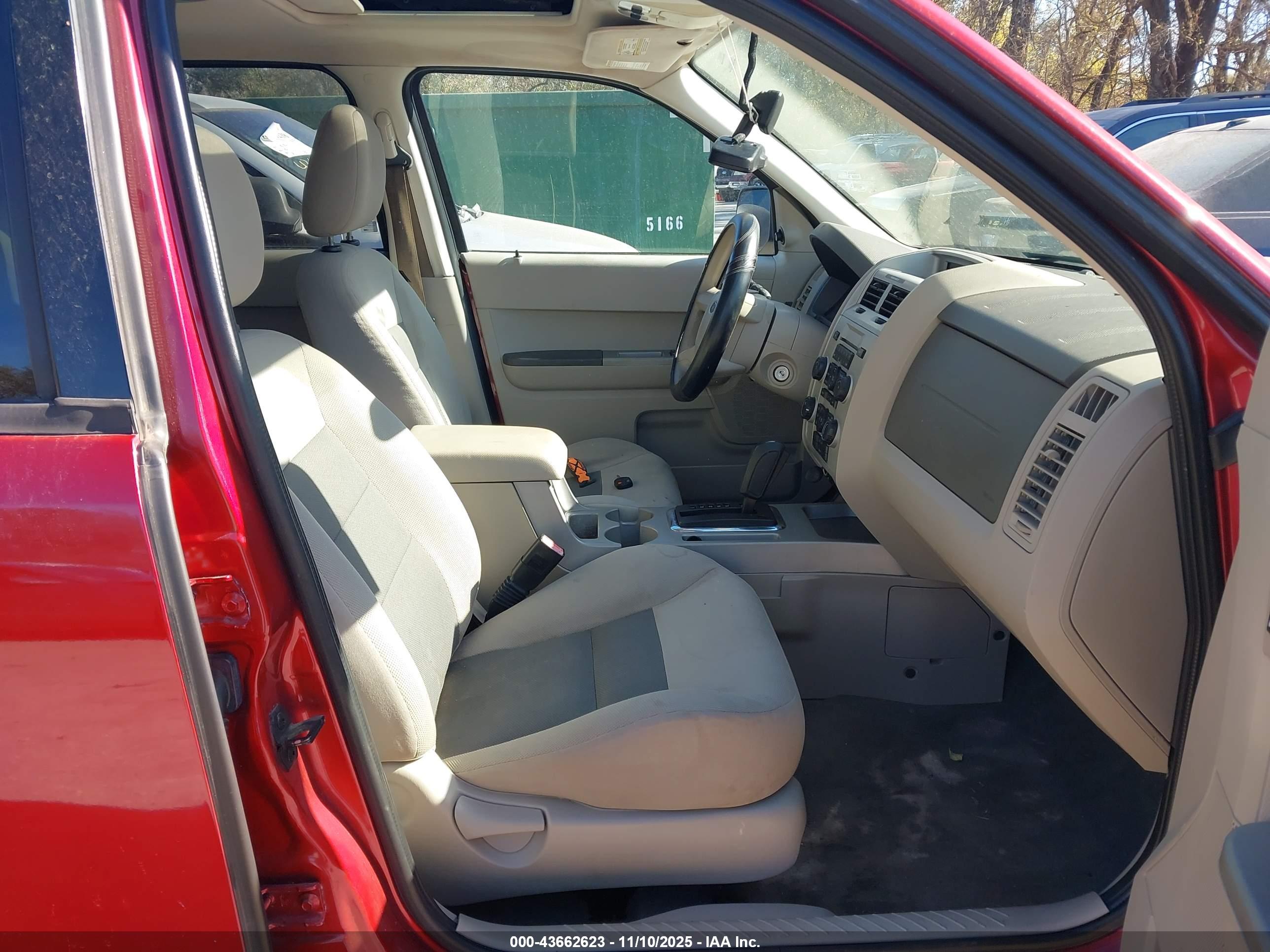 FORD ESCAPE image 5