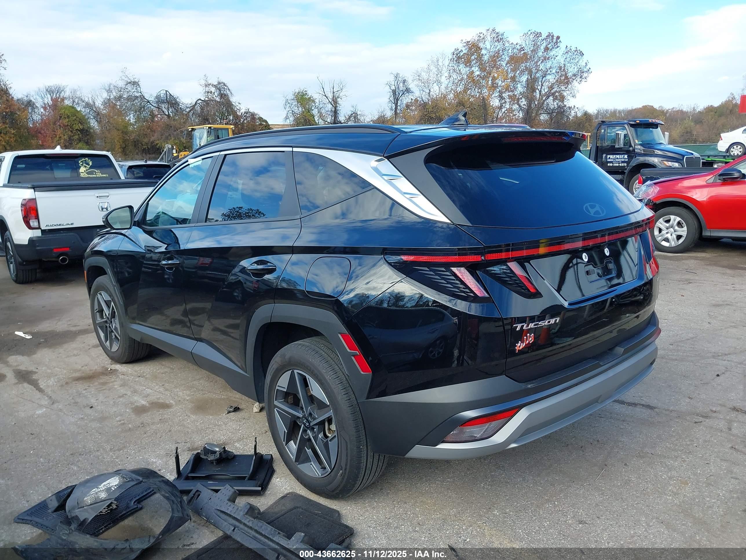 HYUNDAI TUCSON image 3