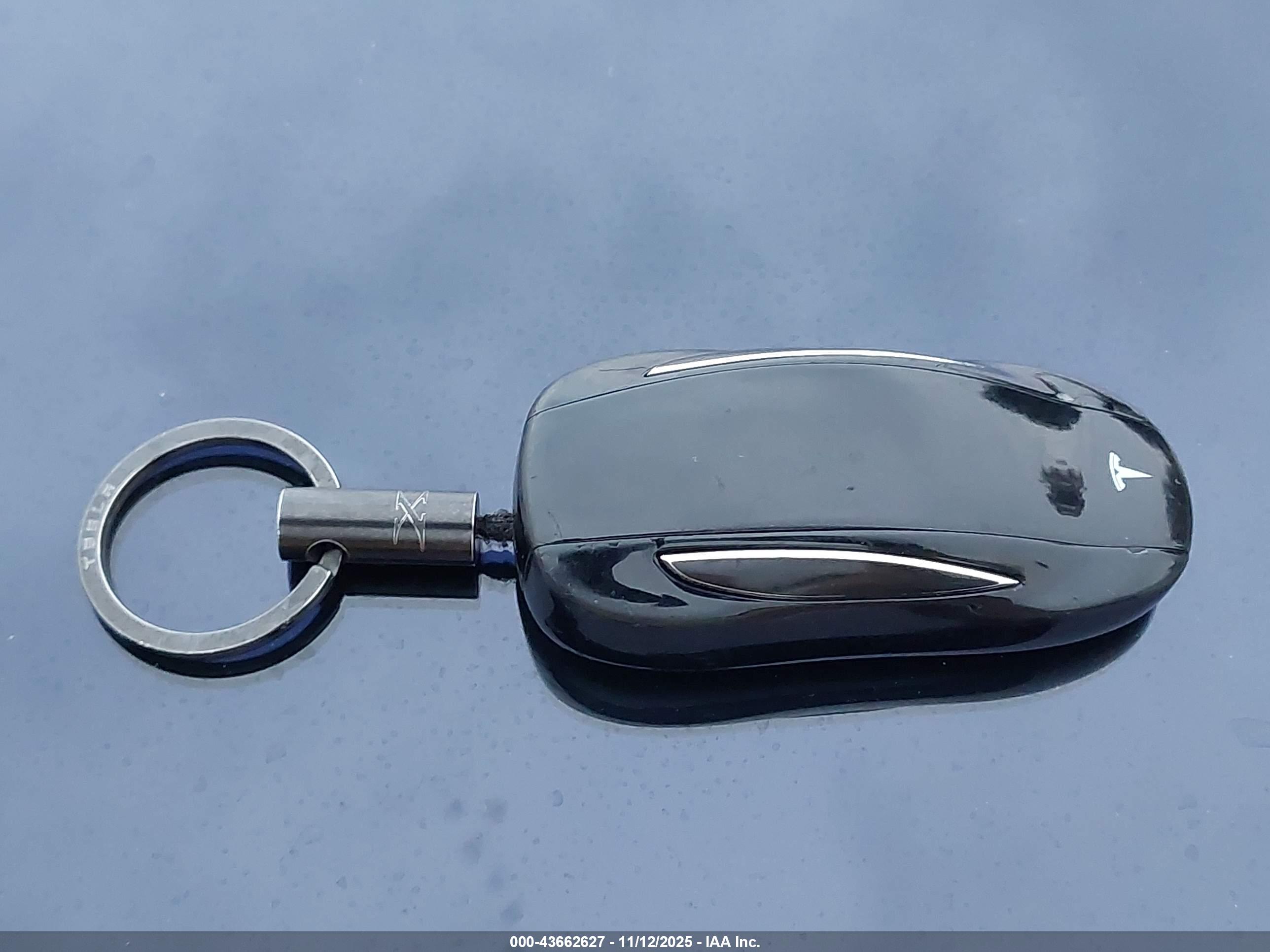 TESLA MODEL image 11