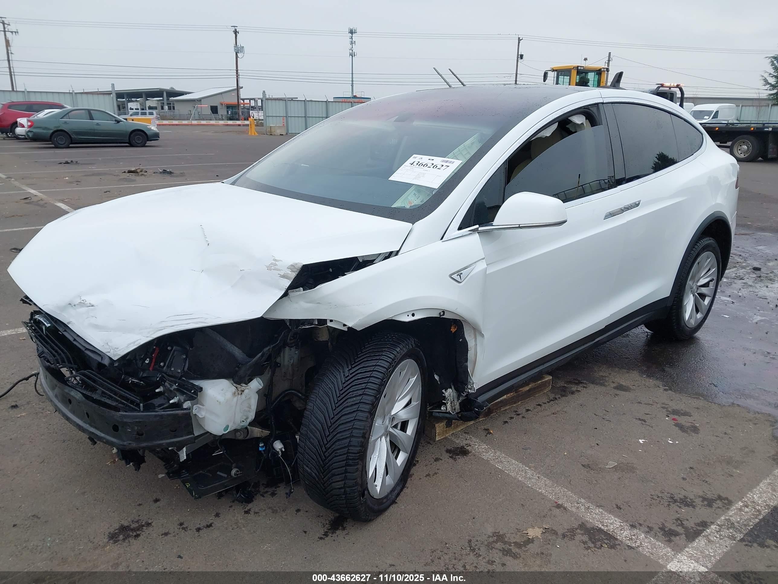 TESLA MODEL image 2