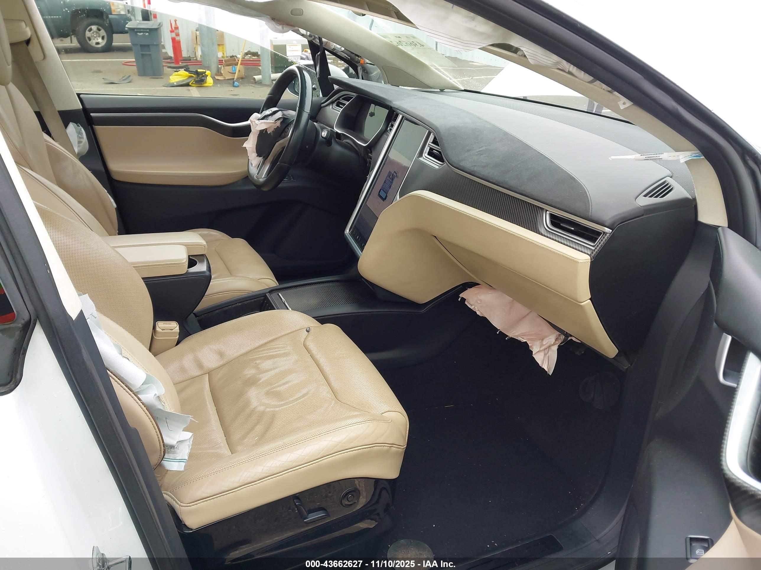 TESLA MODEL image 5