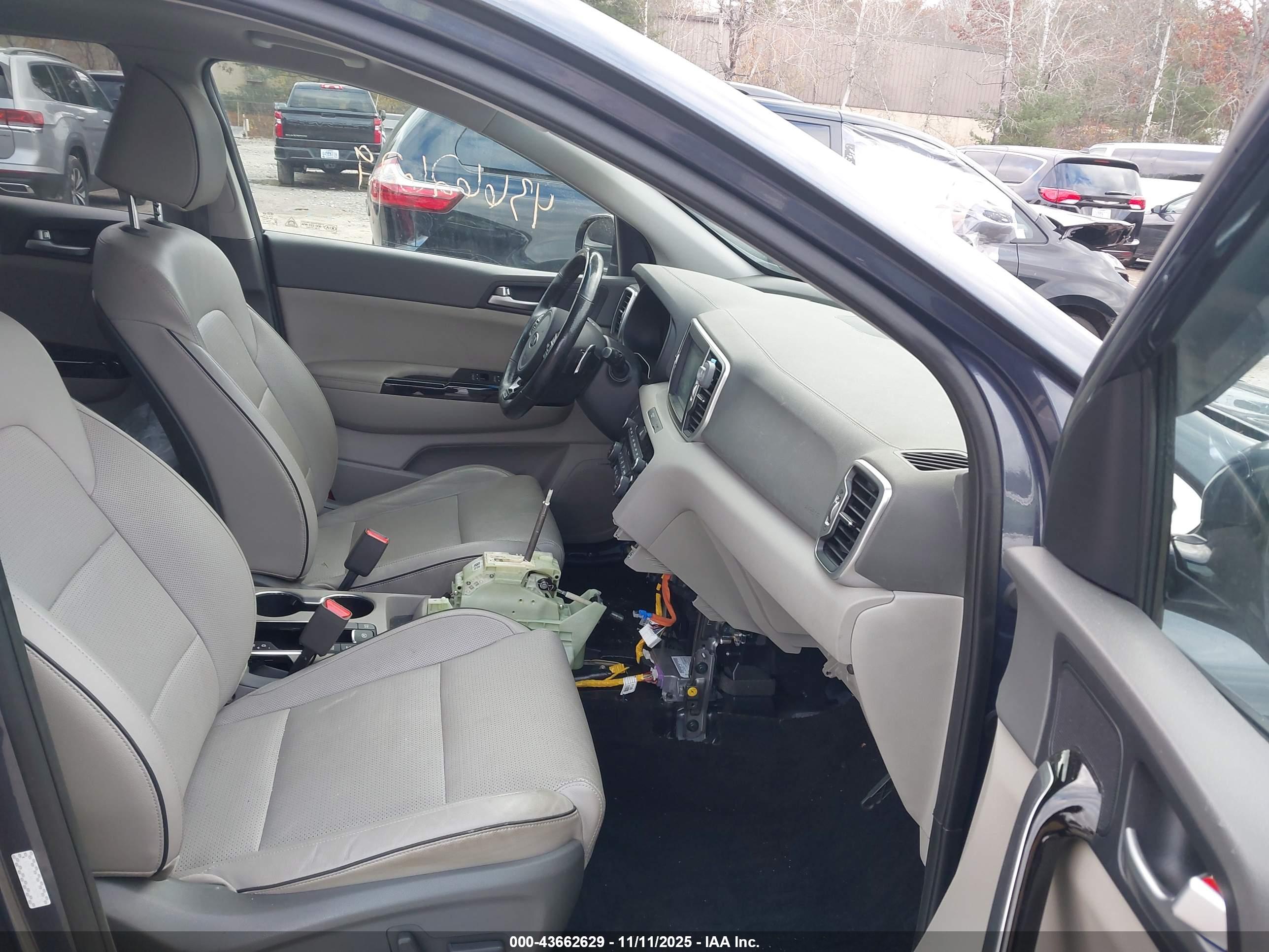 KIA SPORTAGE image 5
