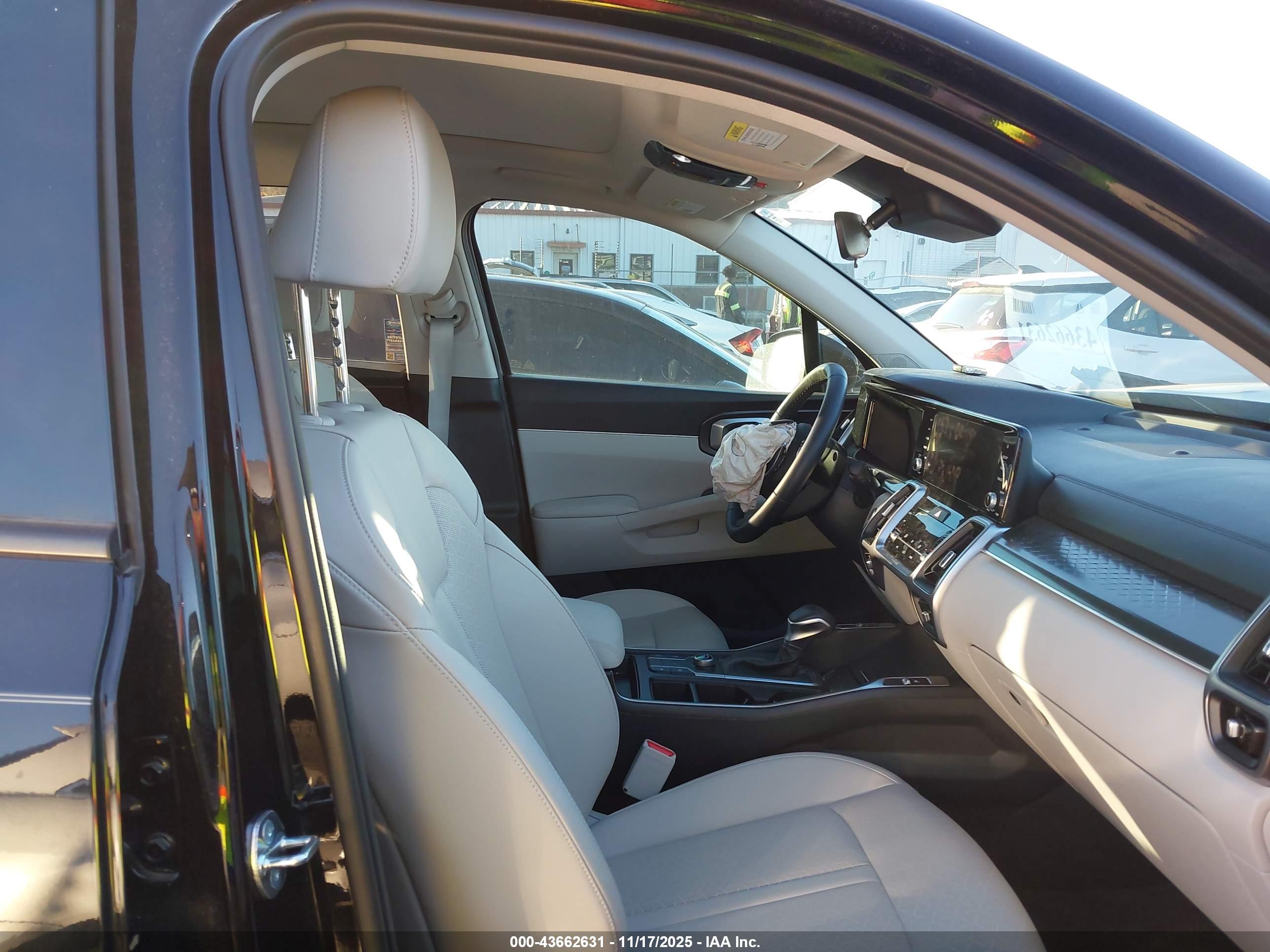 KIA SORENTO image 5
