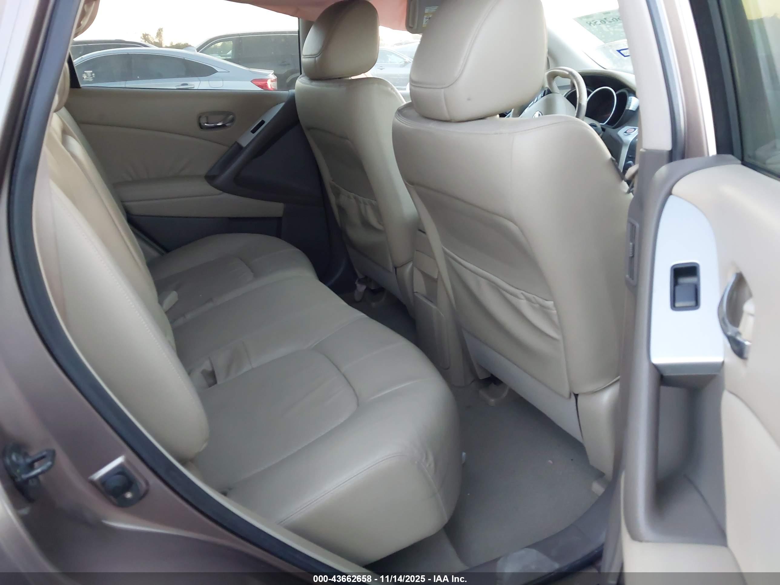 NISSAN MURANO image 8
