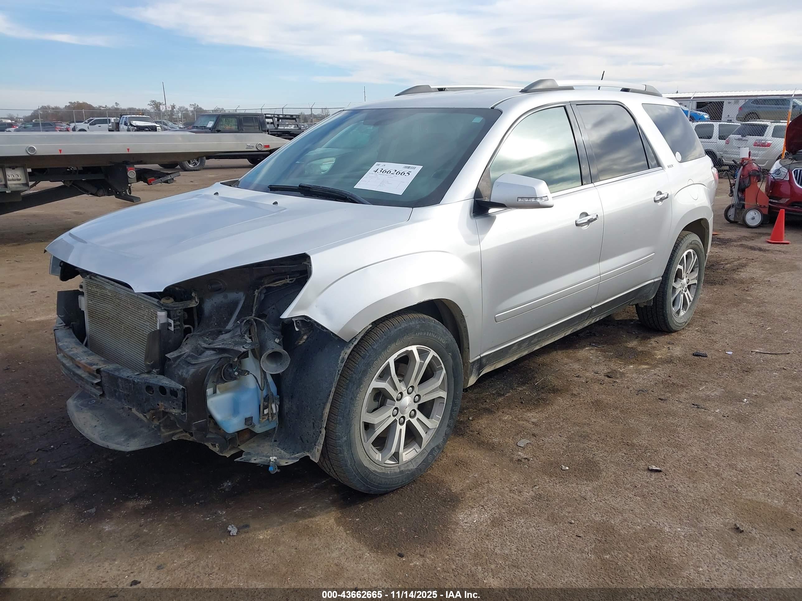 GMC ACADIA image 2