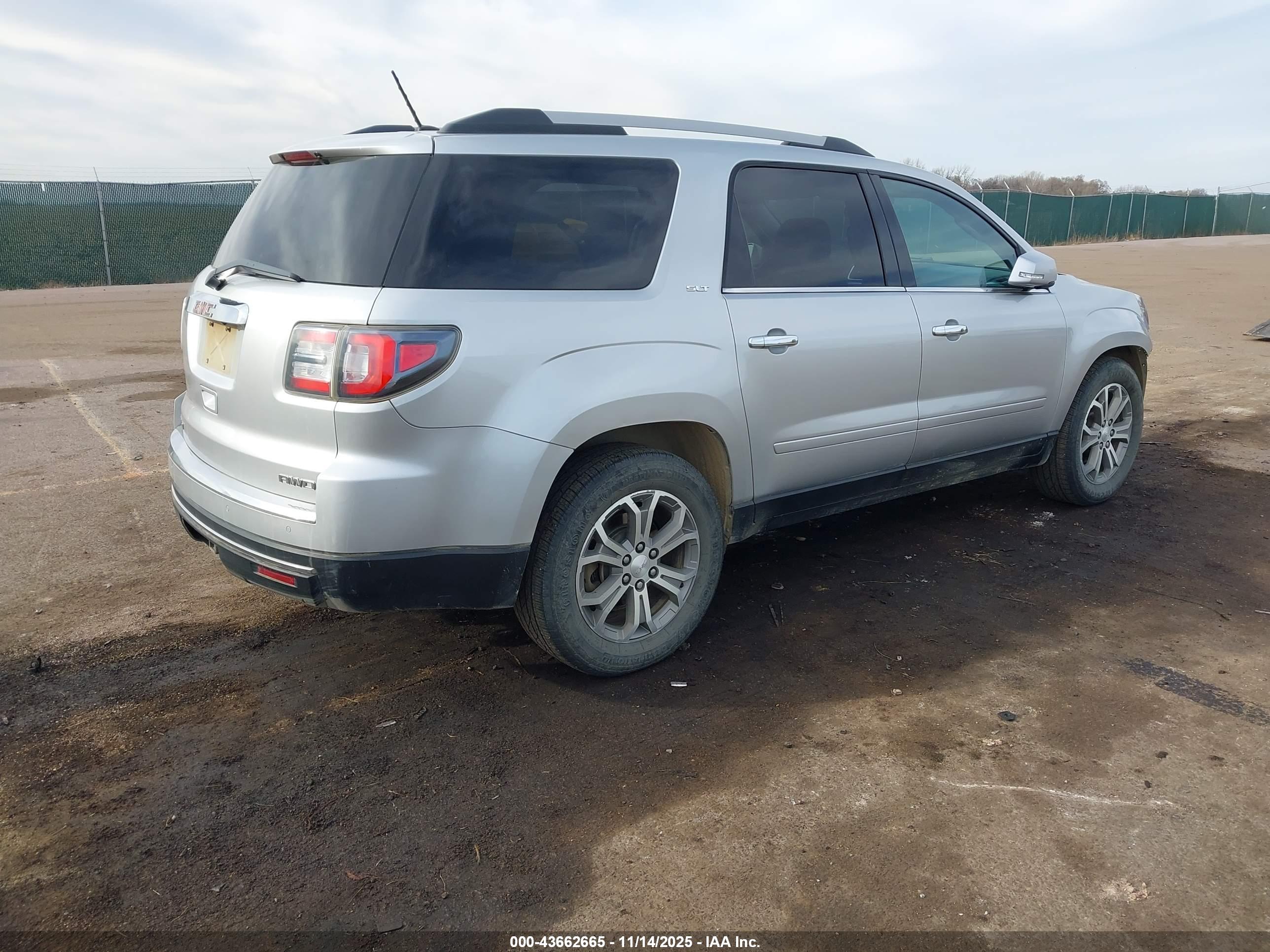GMC ACADIA image 4
