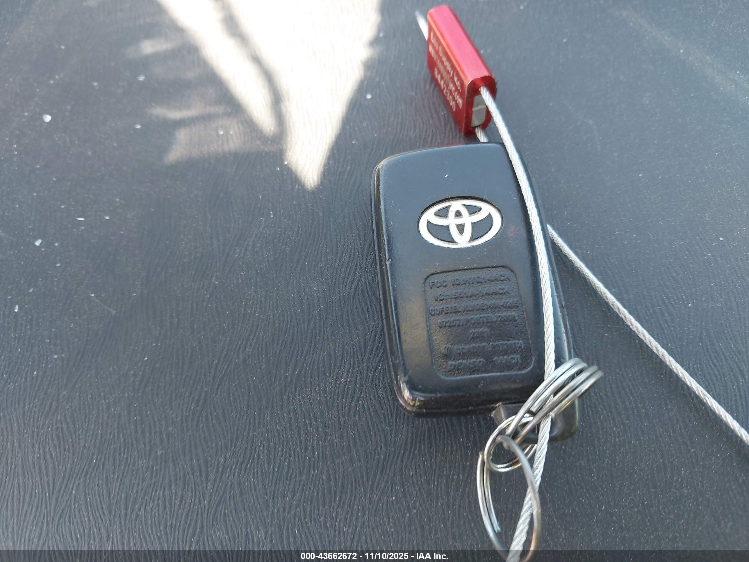 TOYOTA PRIUS image 11