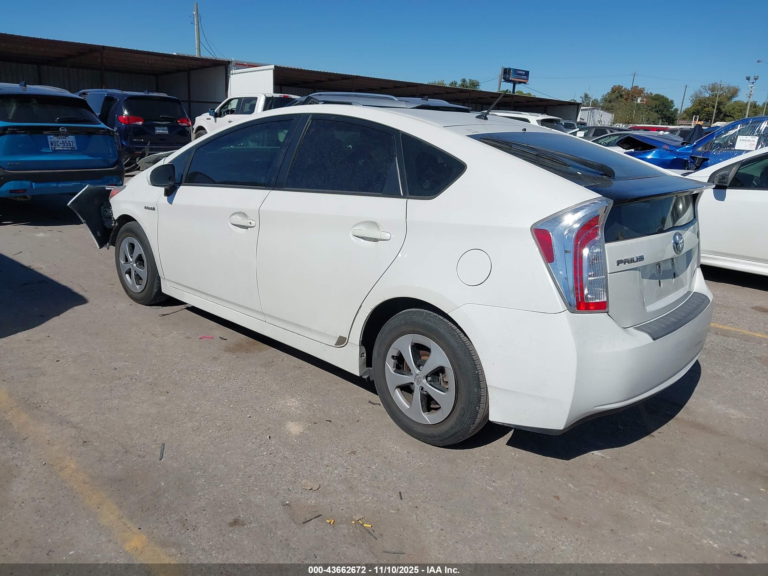TOYOTA PRIUS image 3