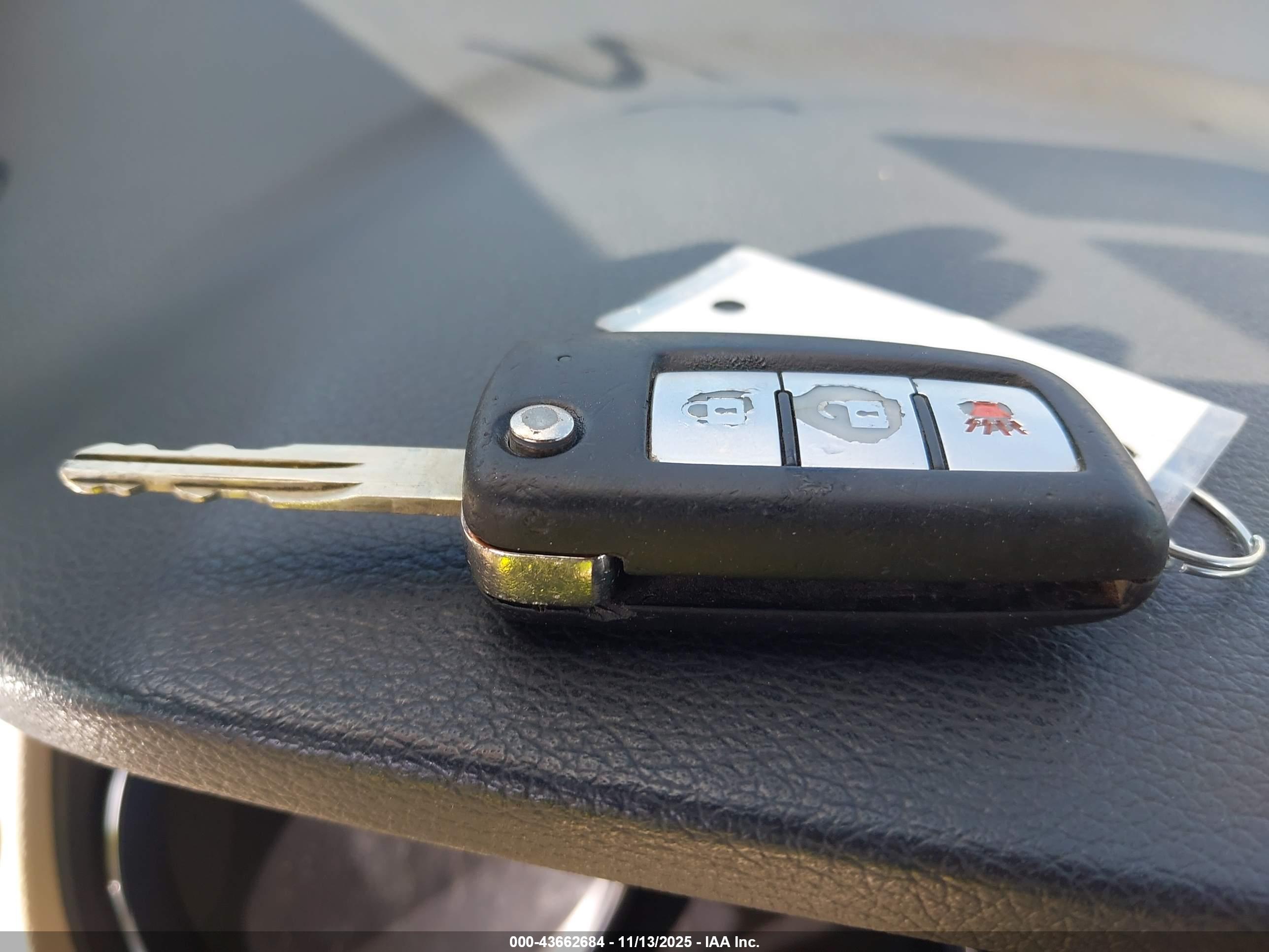 NISSAN ROGUE image 11