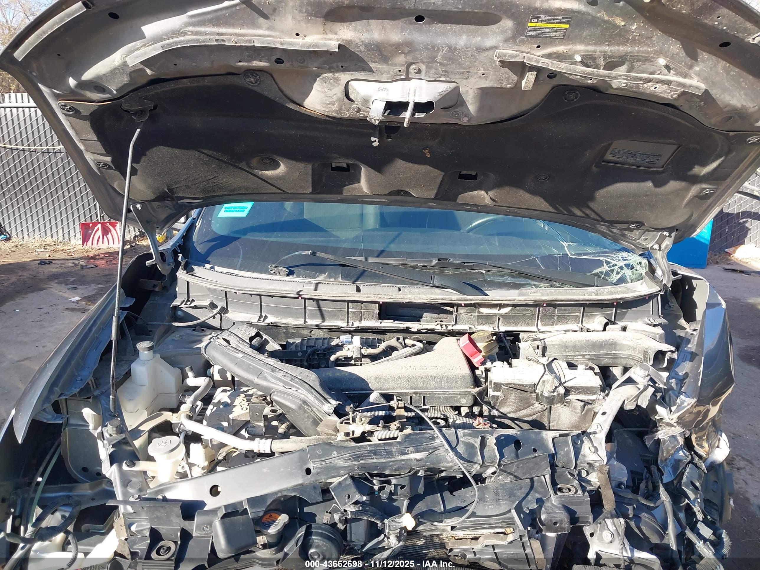 NISSAN ROGUE image 10