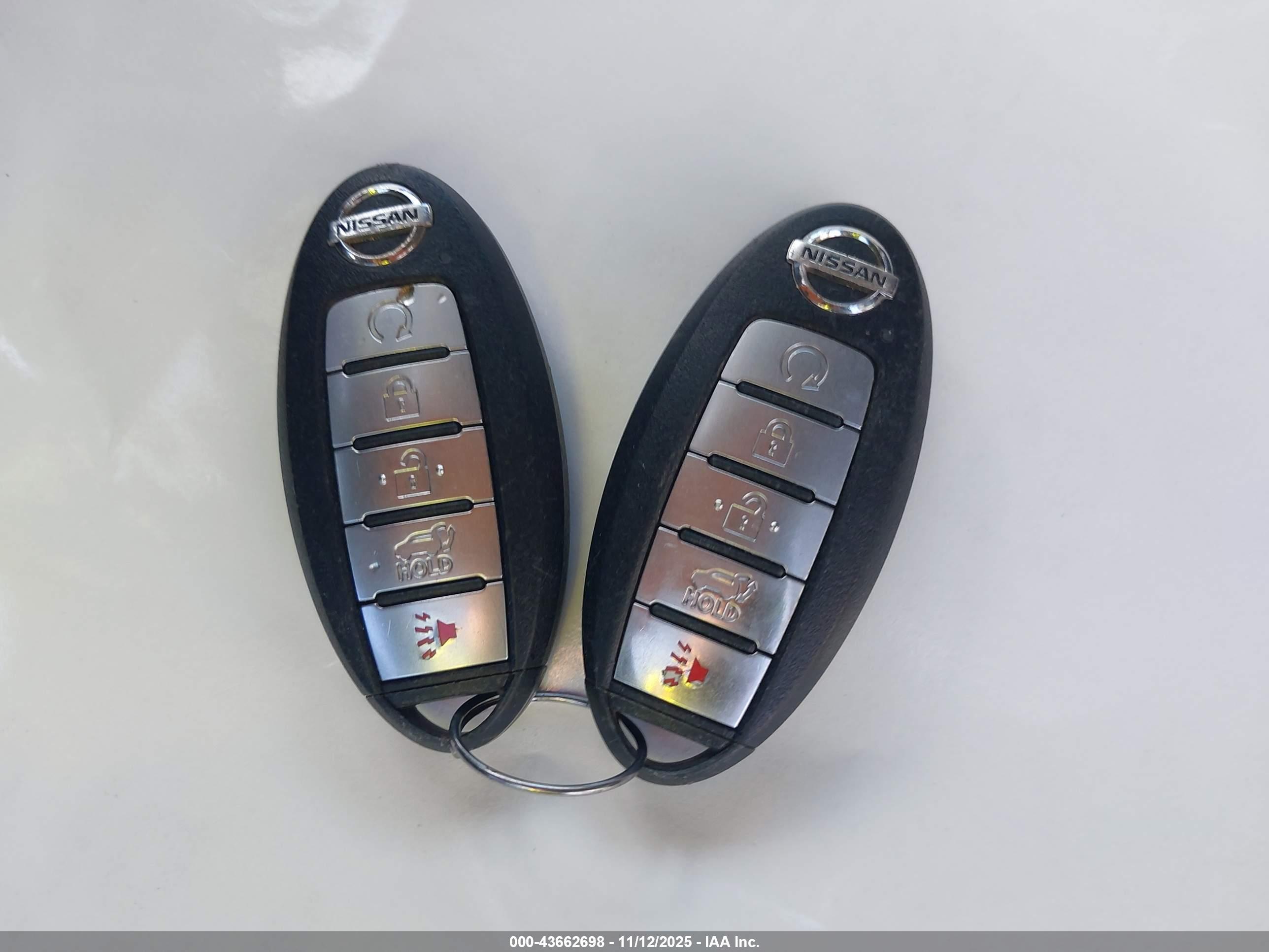 NISSAN ROGUE image 11