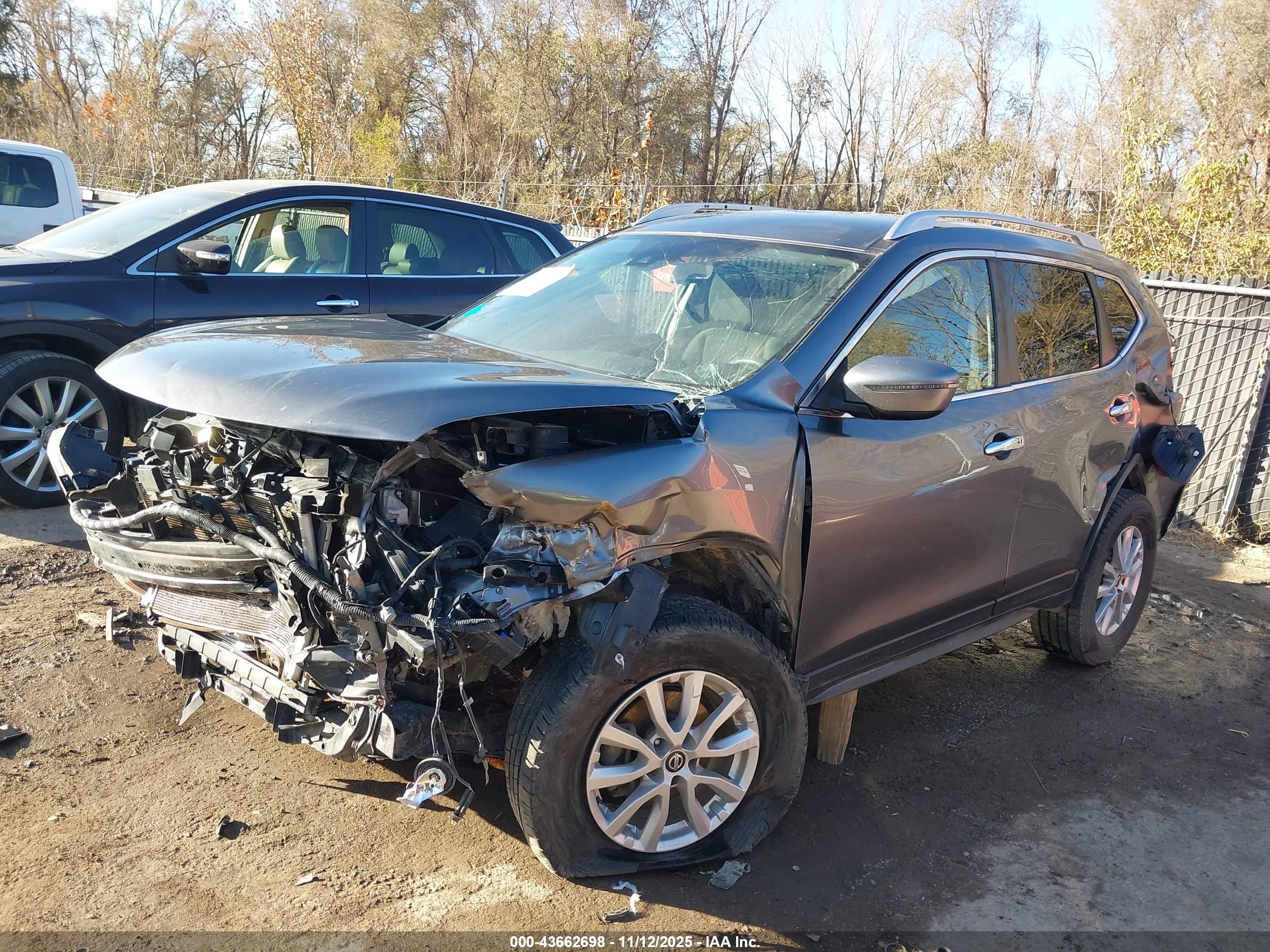 NISSAN ROGUE image 2