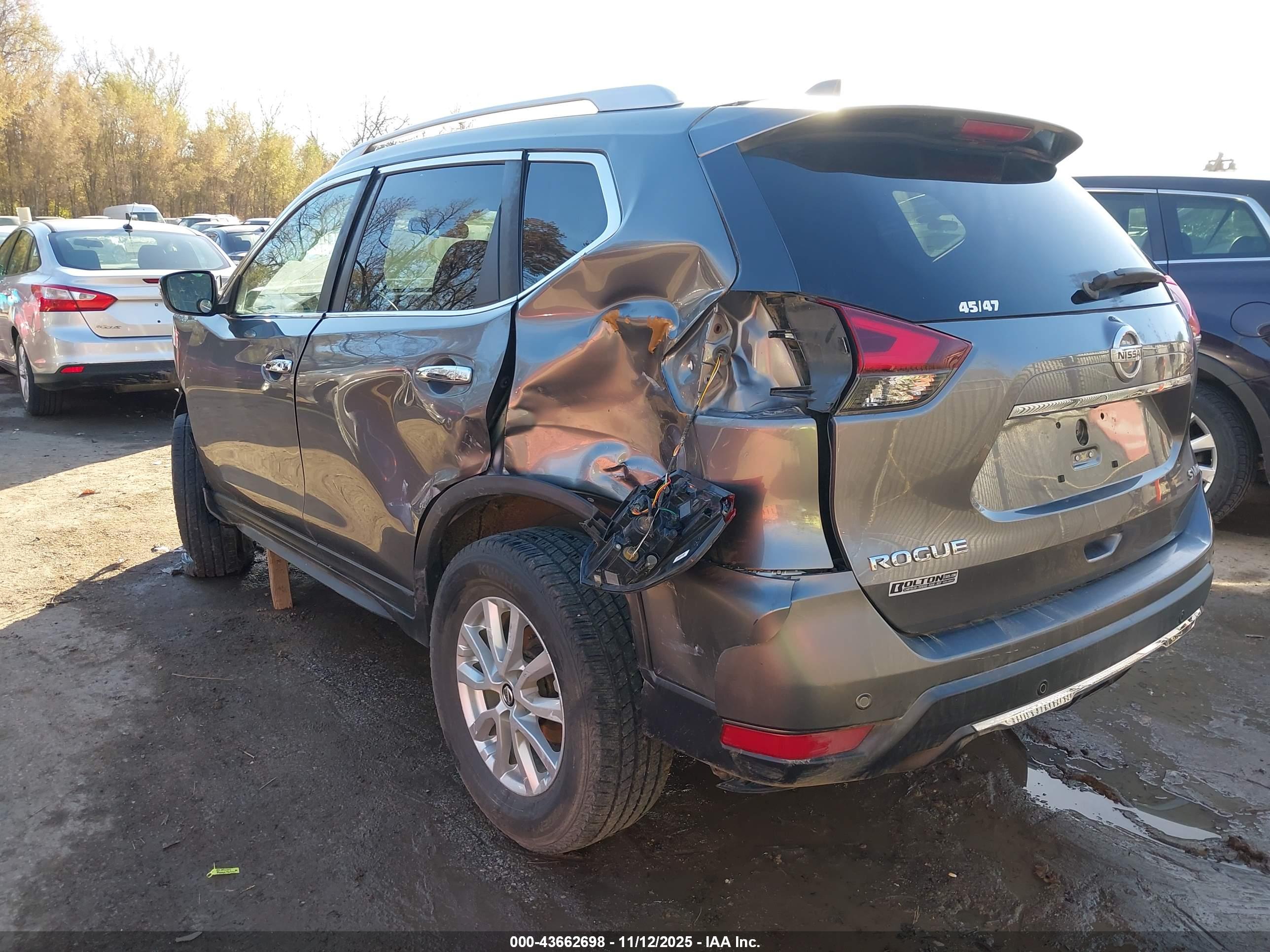 NISSAN ROGUE image 3
