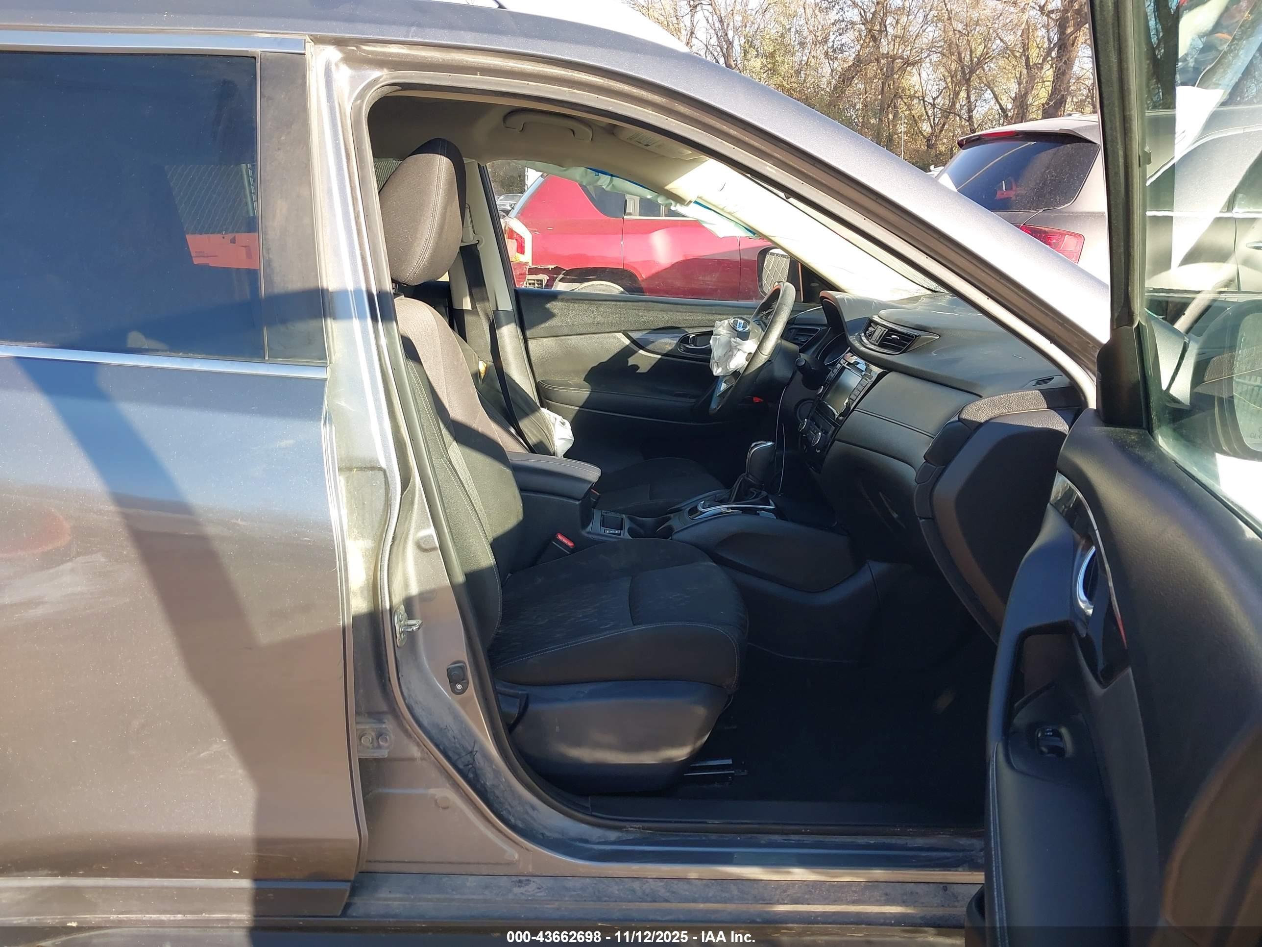 NISSAN ROGUE image 5