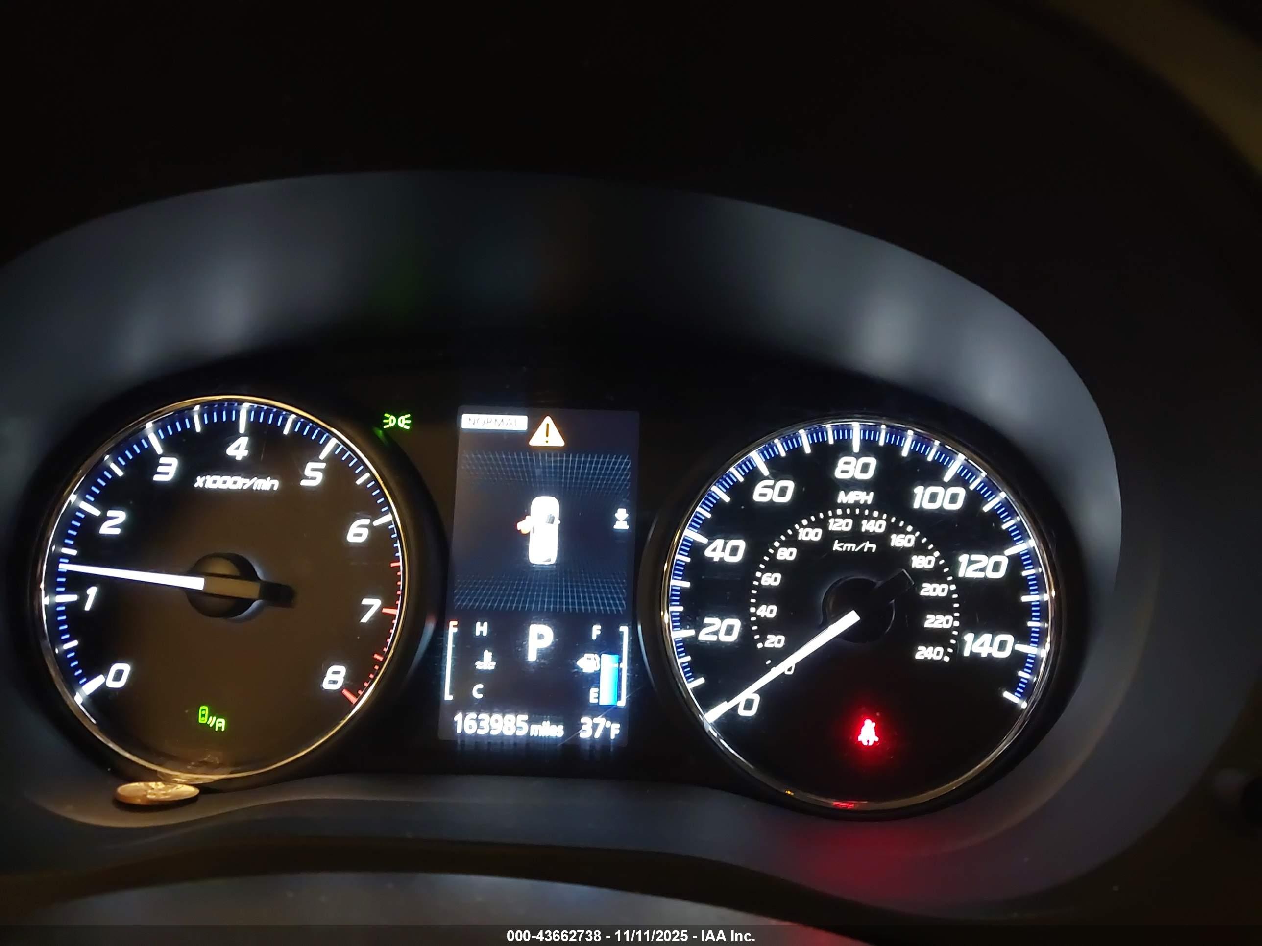 MITSUBISHI OUTLANDER image 7