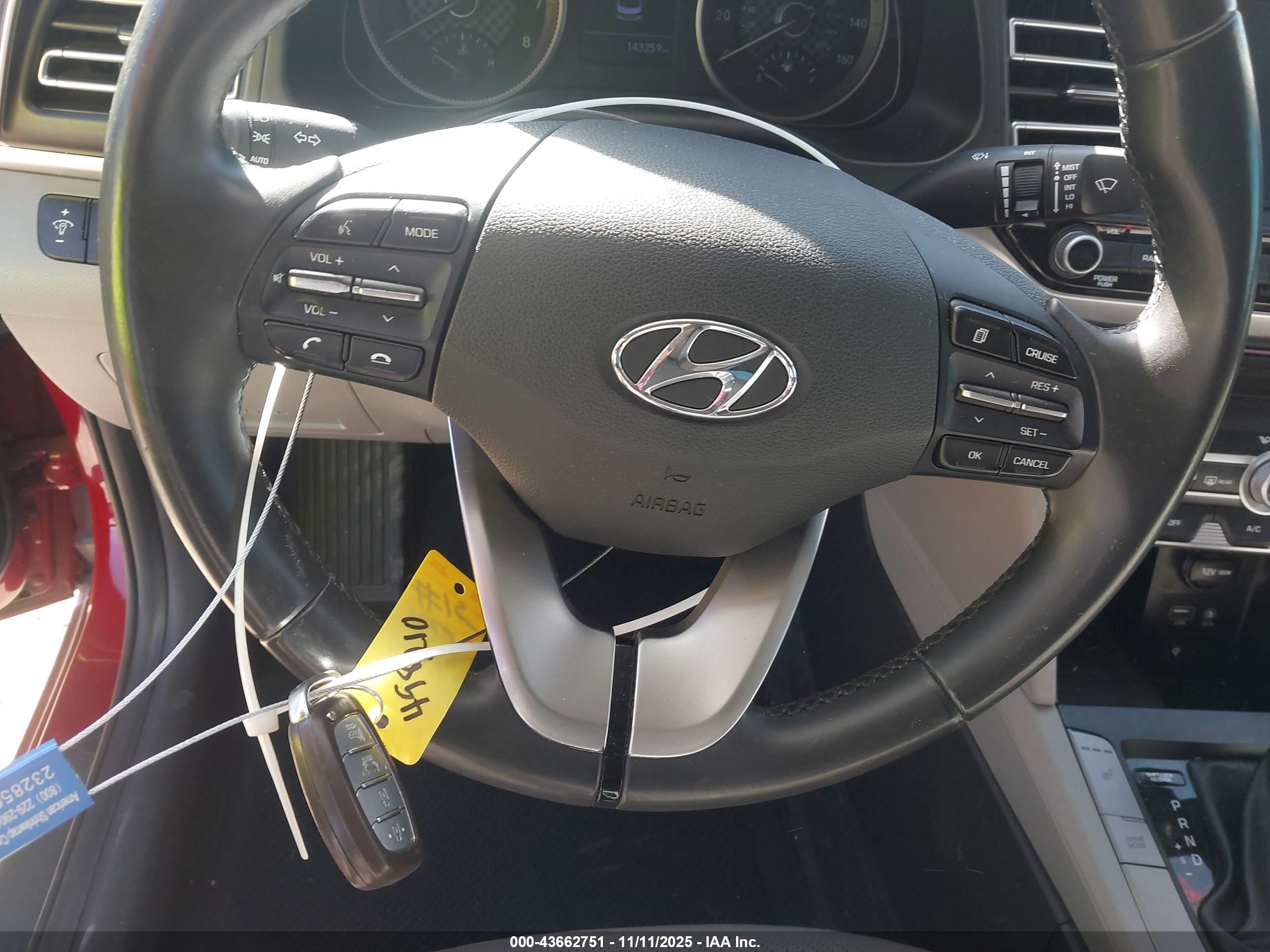 HYUNDAI ELANTRA image 11