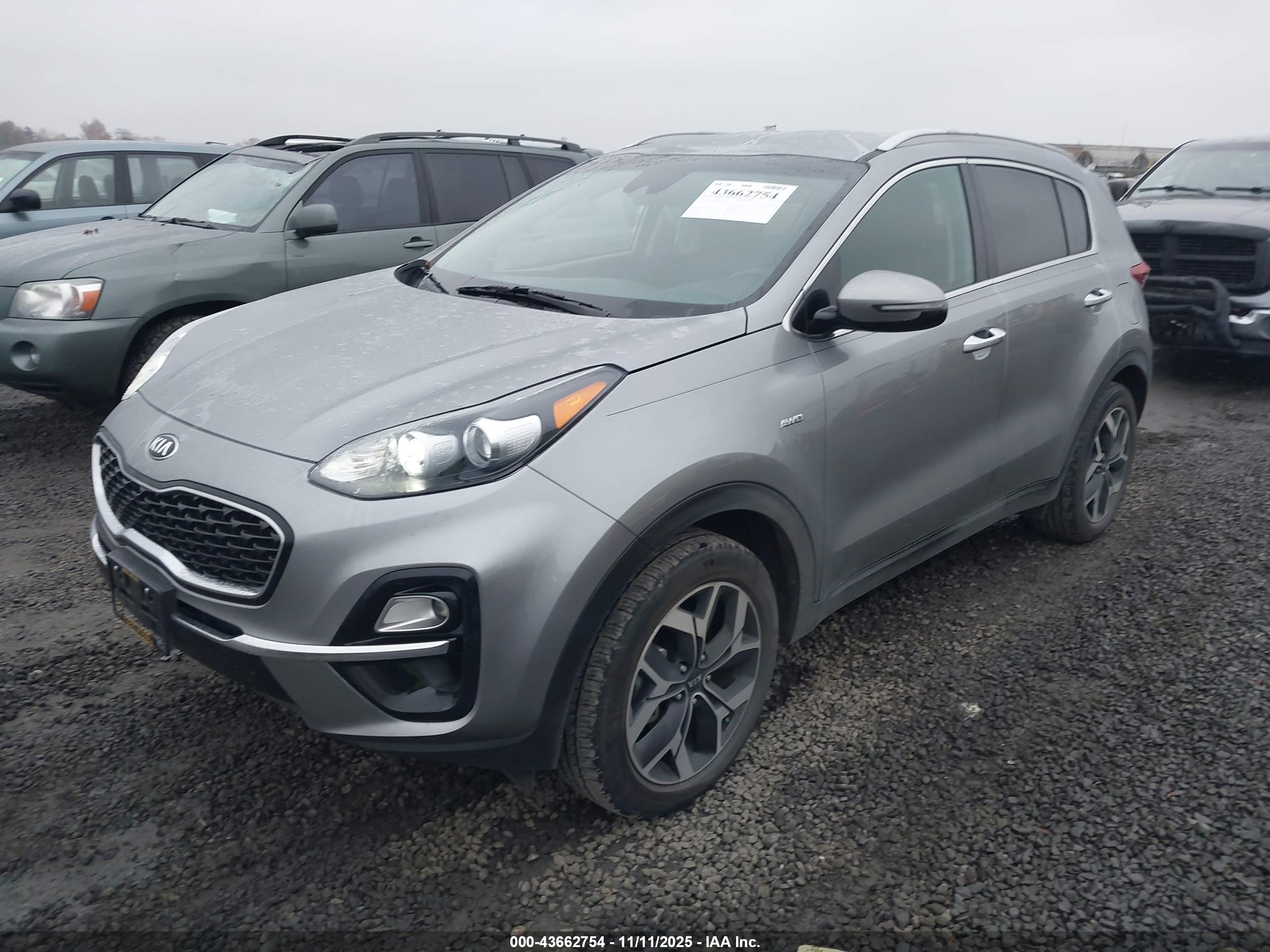 KIA SPORTAGE image 2