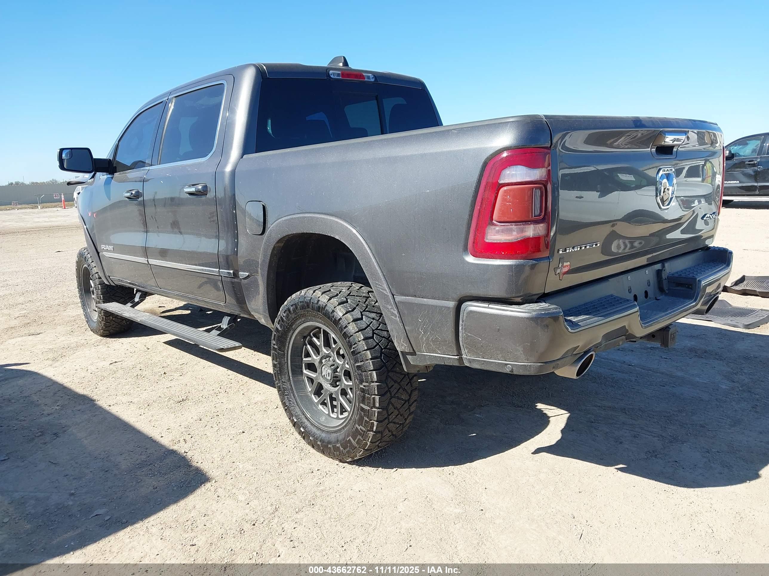 RAM 1500 image 3