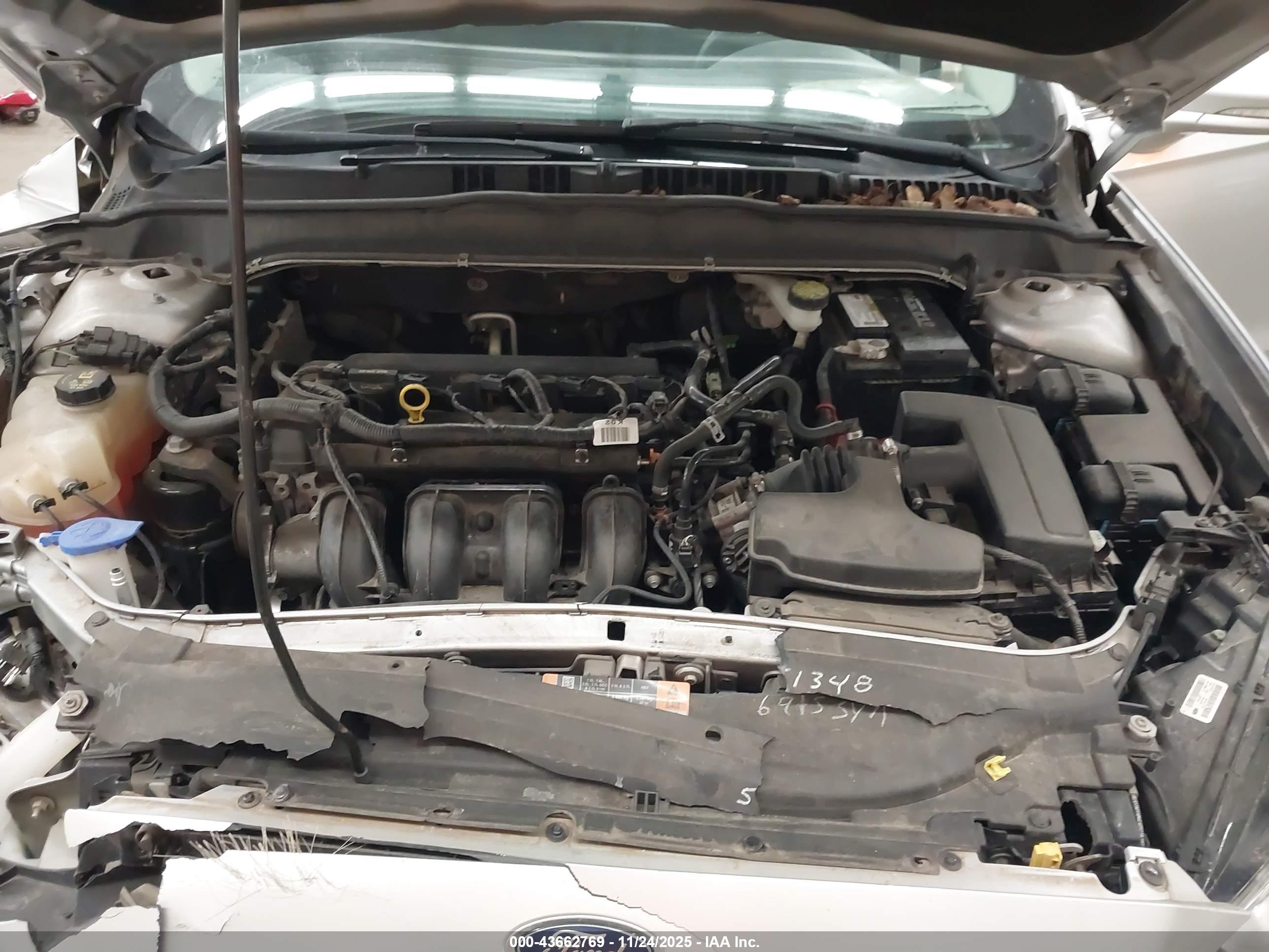 FORD FUSION image 10