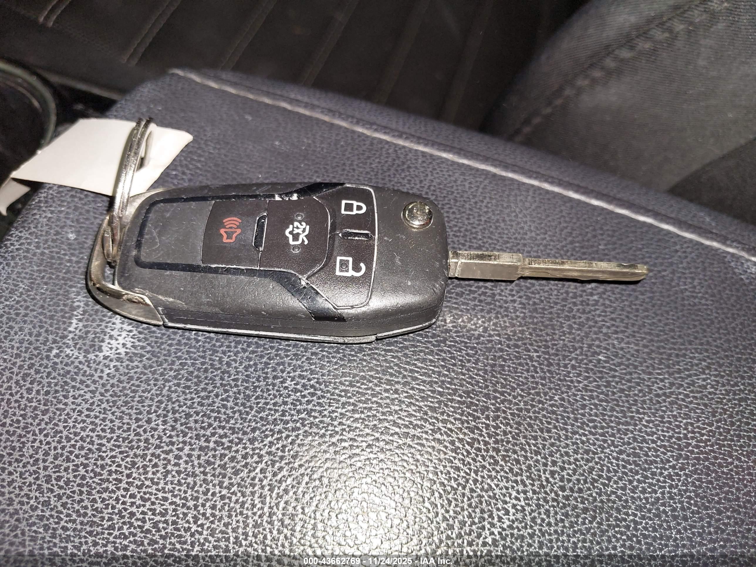 FORD FUSION image 11