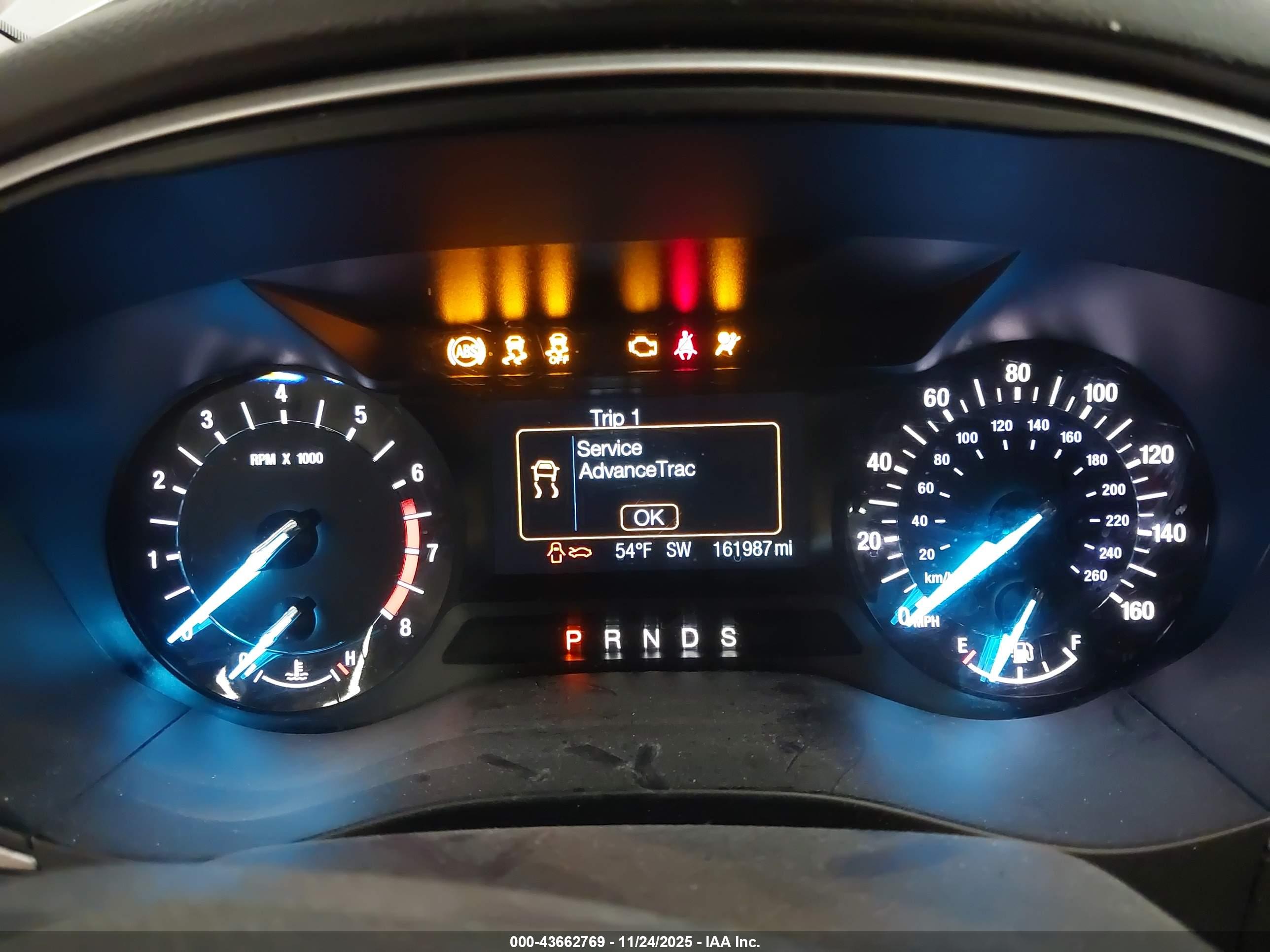 FORD FUSION image 7