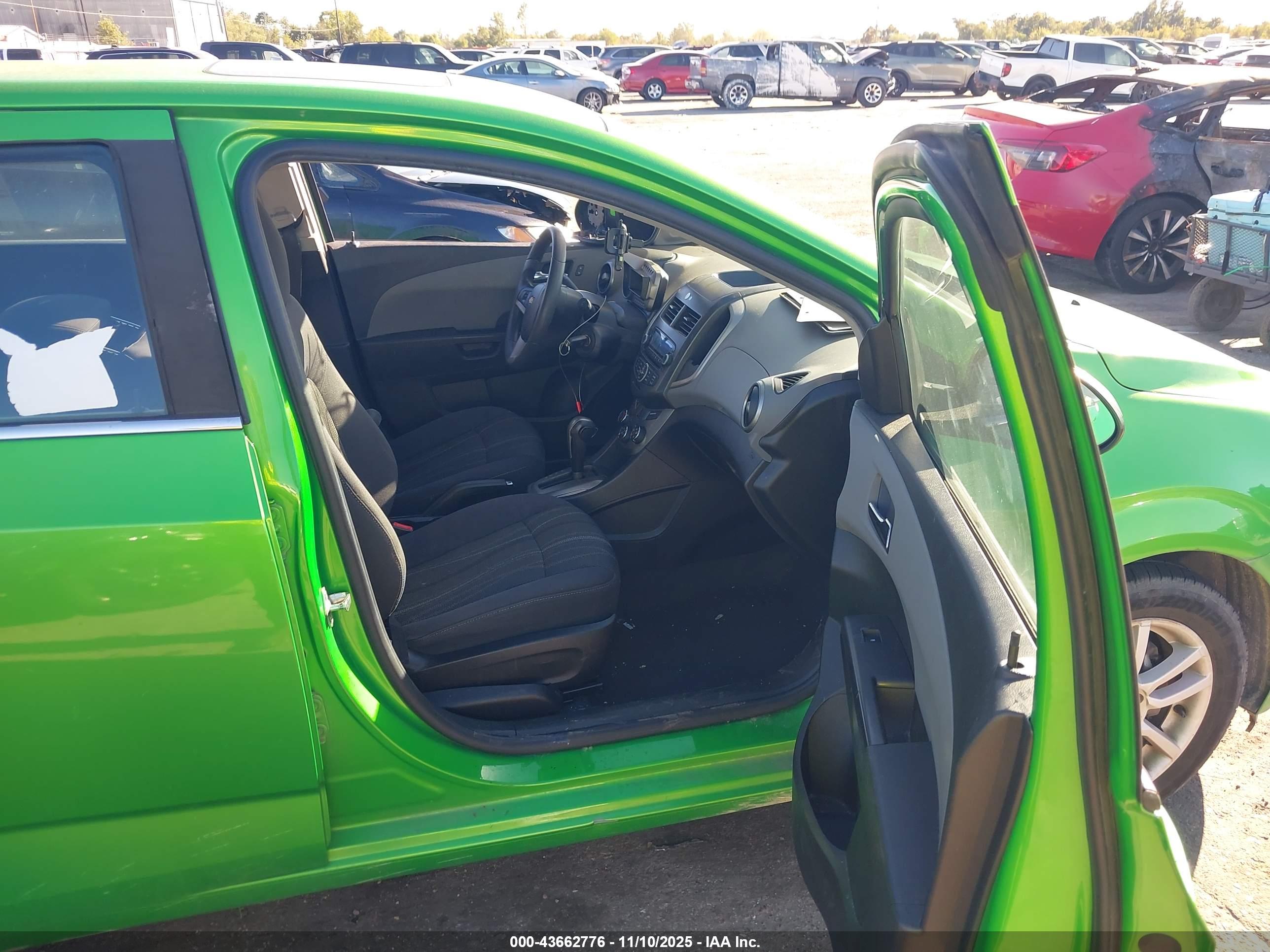 CHEVROLET SONIC image 5