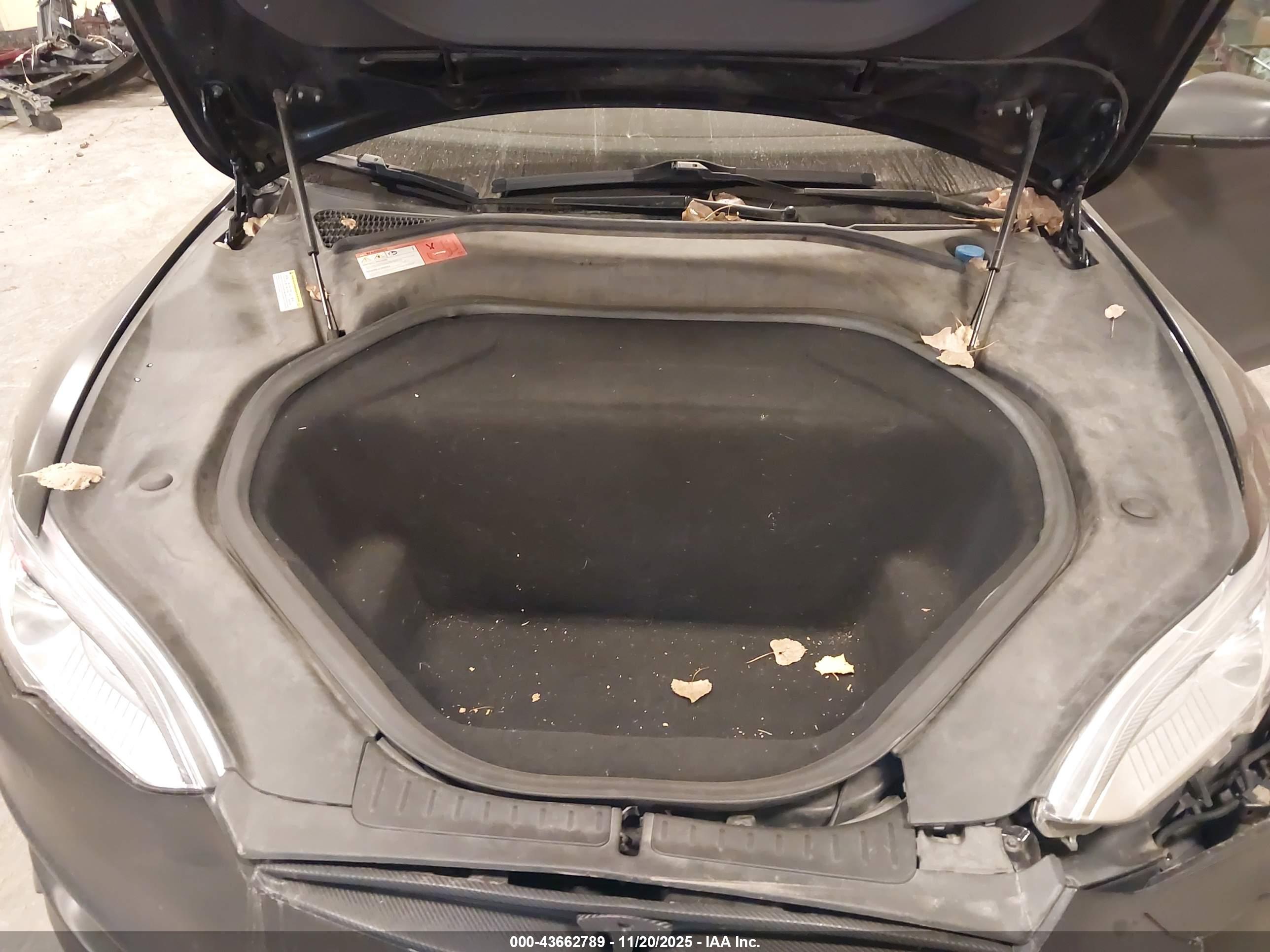 TESLA MODEL image 10