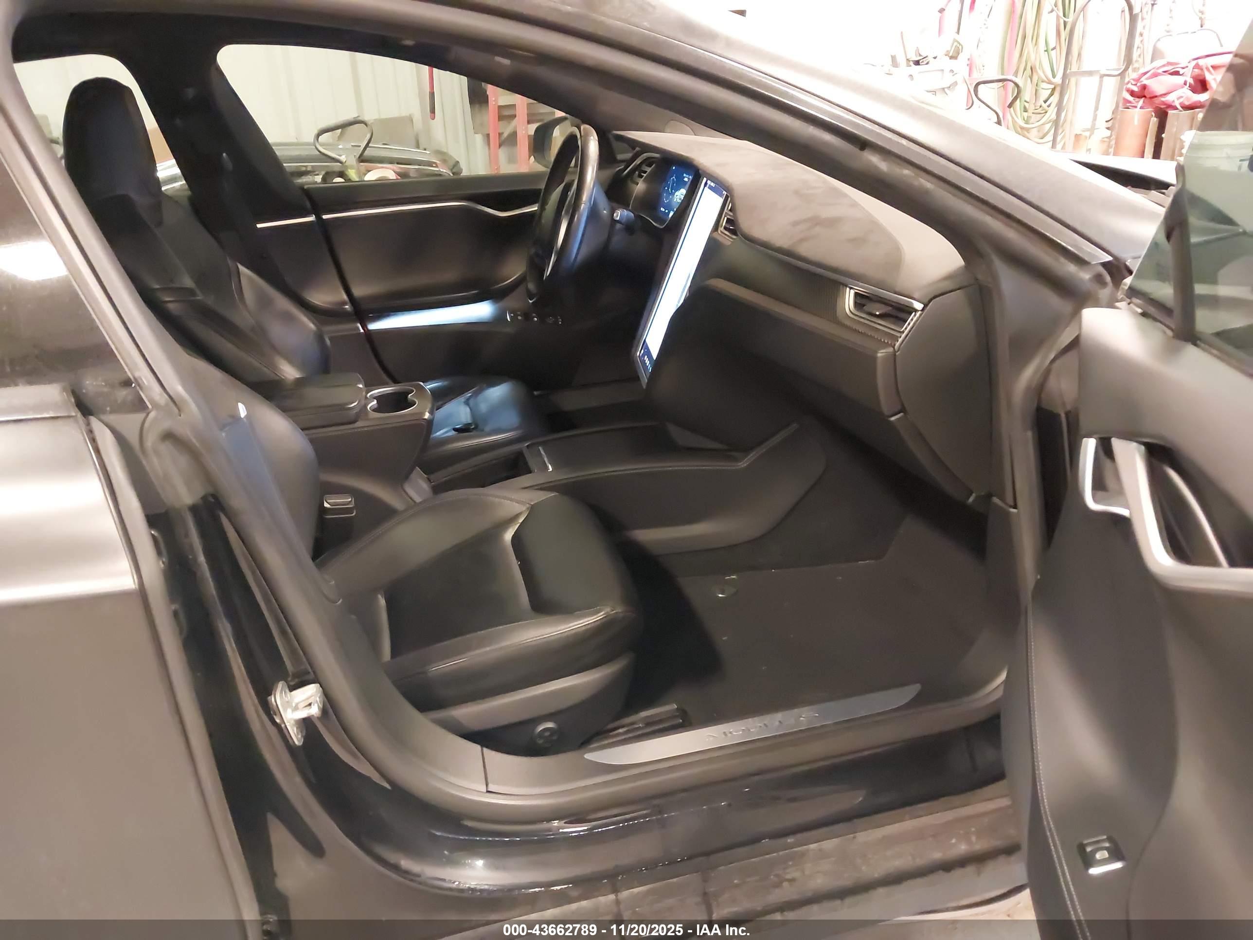 TESLA MODEL image 5