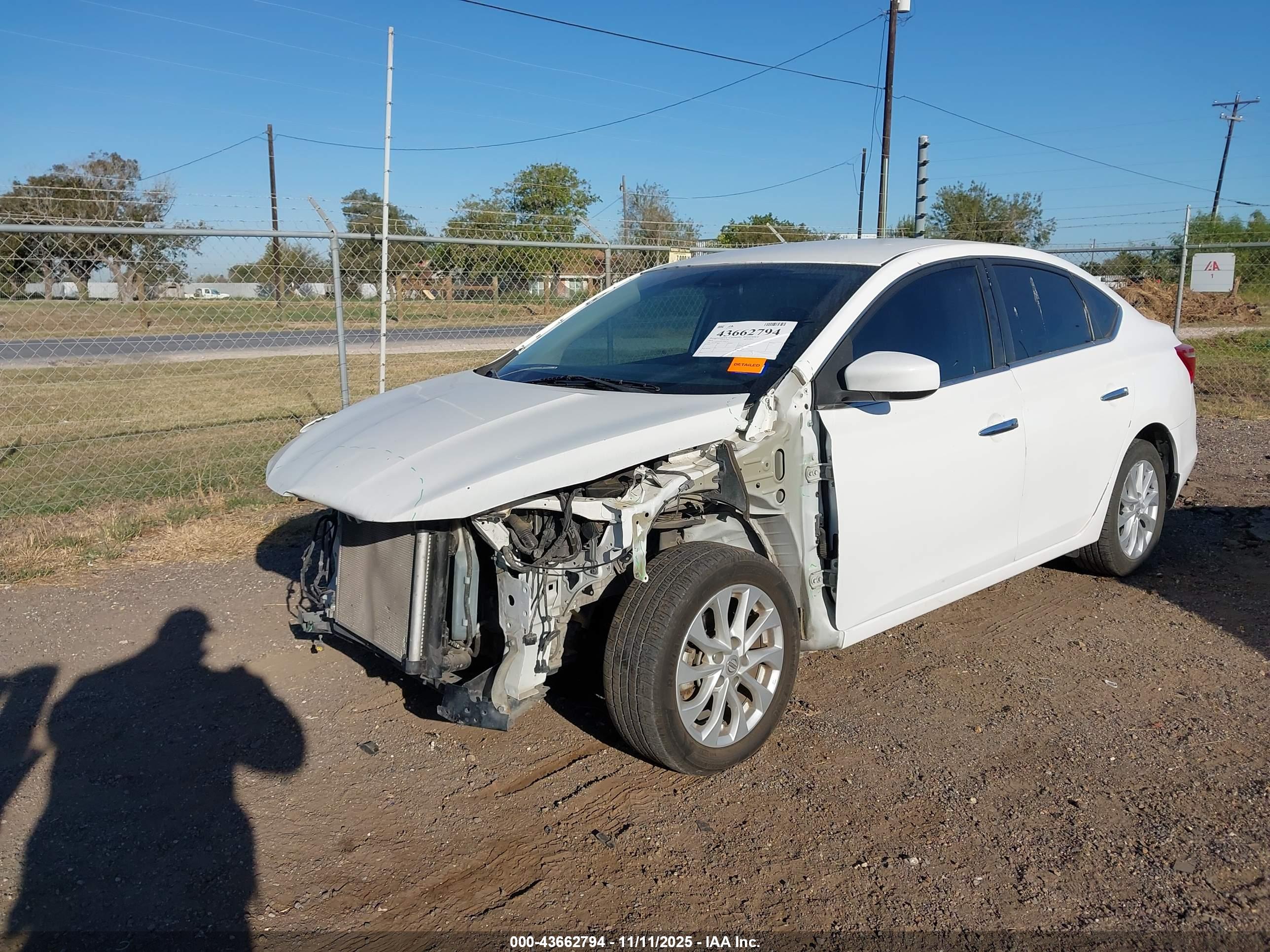 NISSAN SENTRA image 2