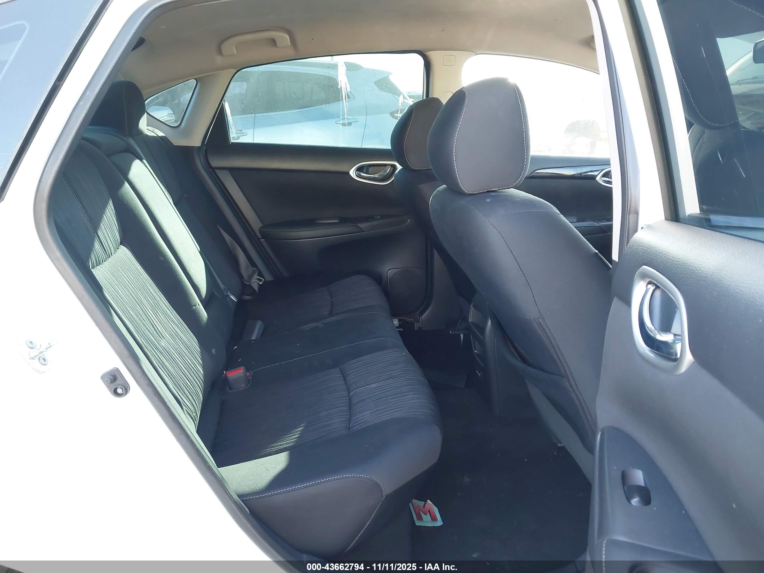 NISSAN SENTRA image 8