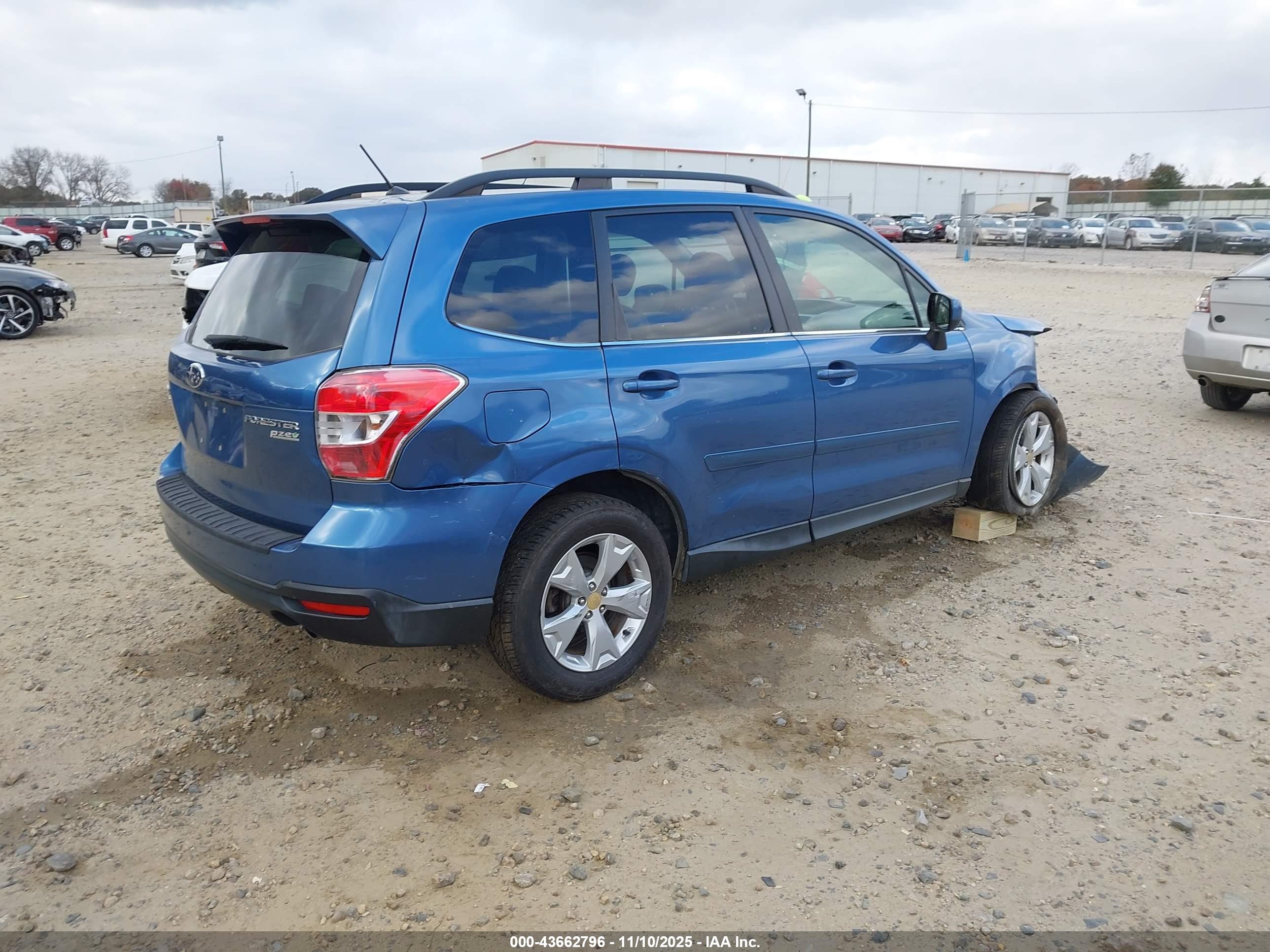 SUBARU FORESTER image 4
