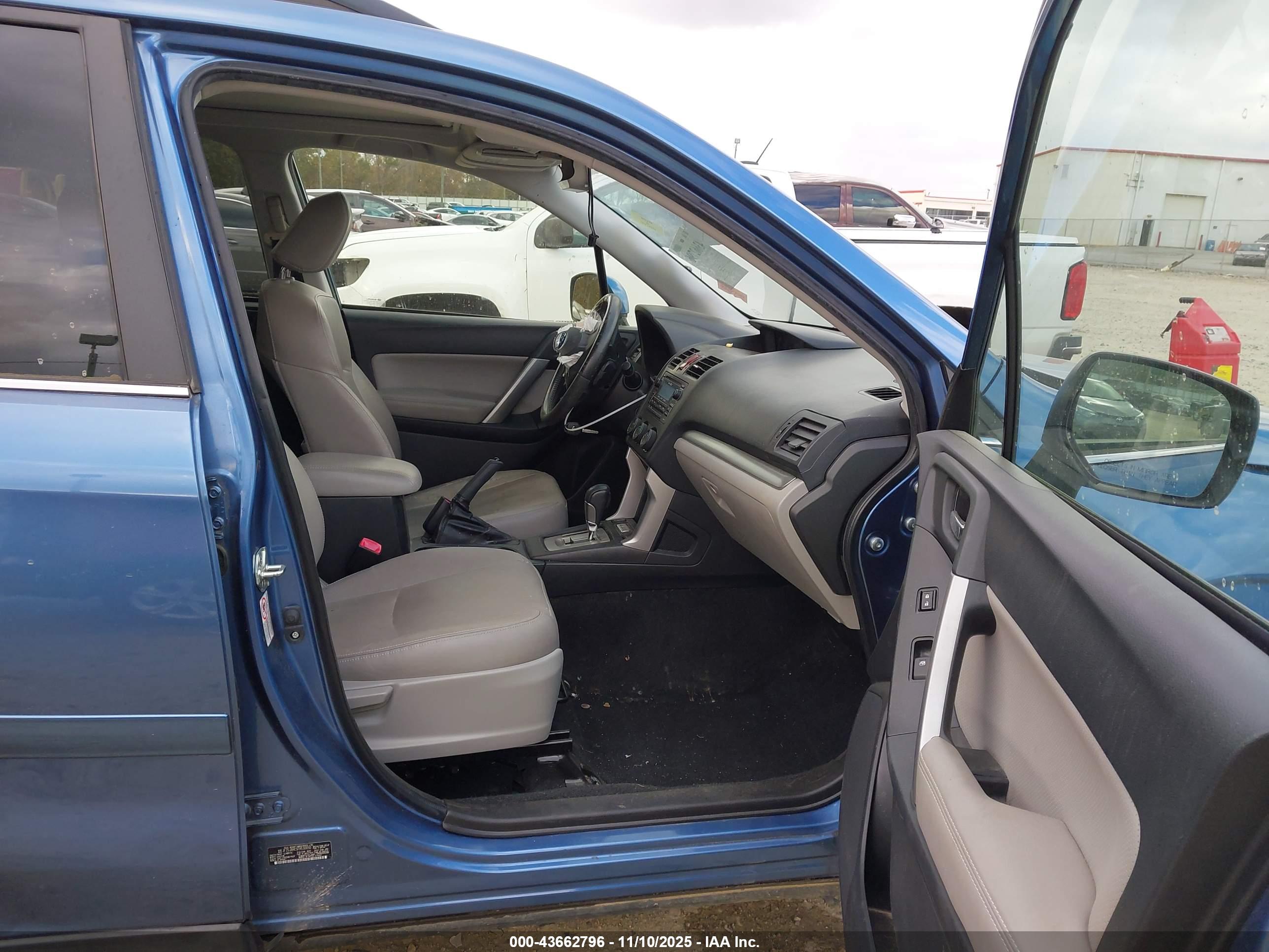 SUBARU FORESTER image 5