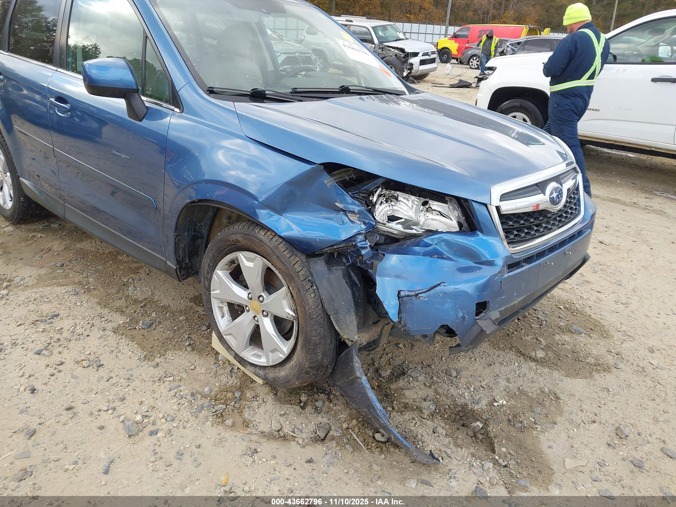 SUBARU FORESTER image 6