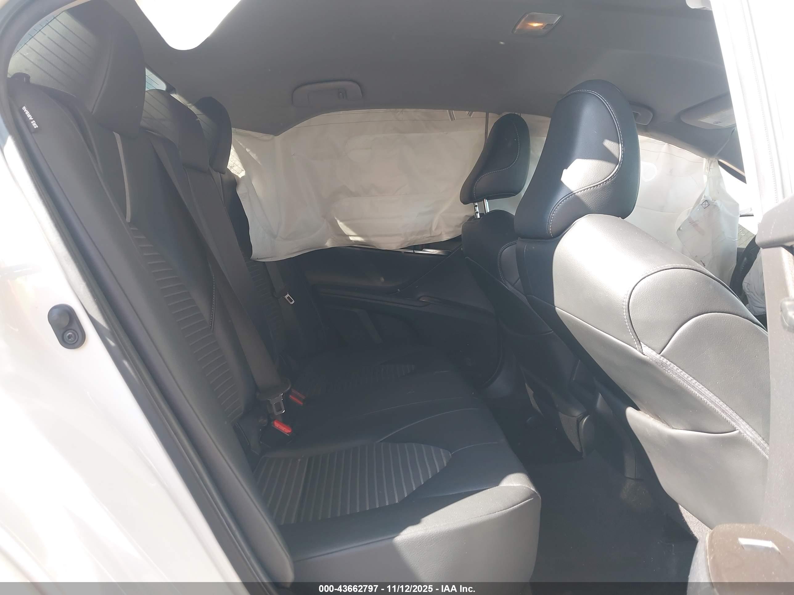 TOYOTA CAMRY image 8