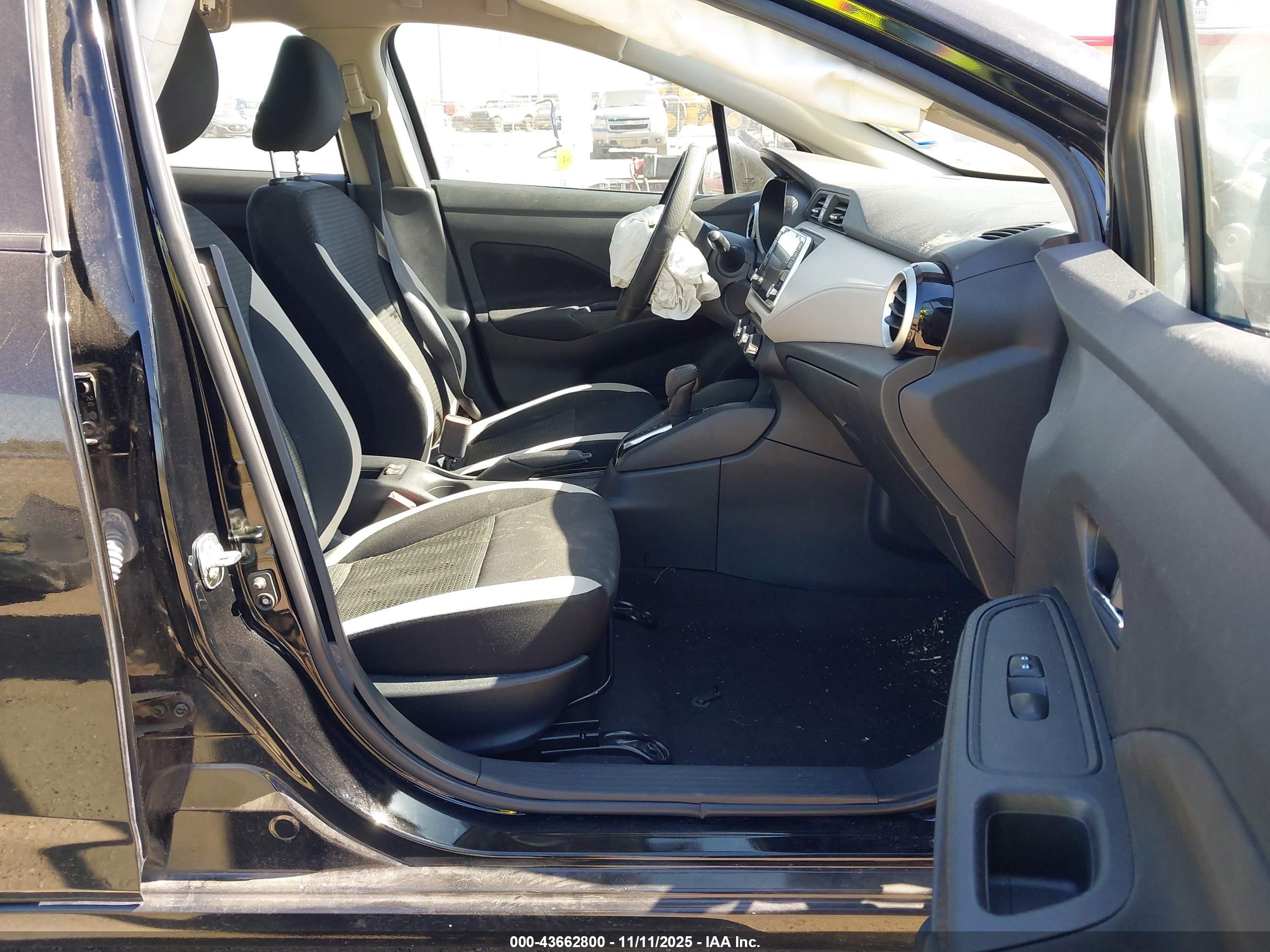 NISSAN VERSA image 5