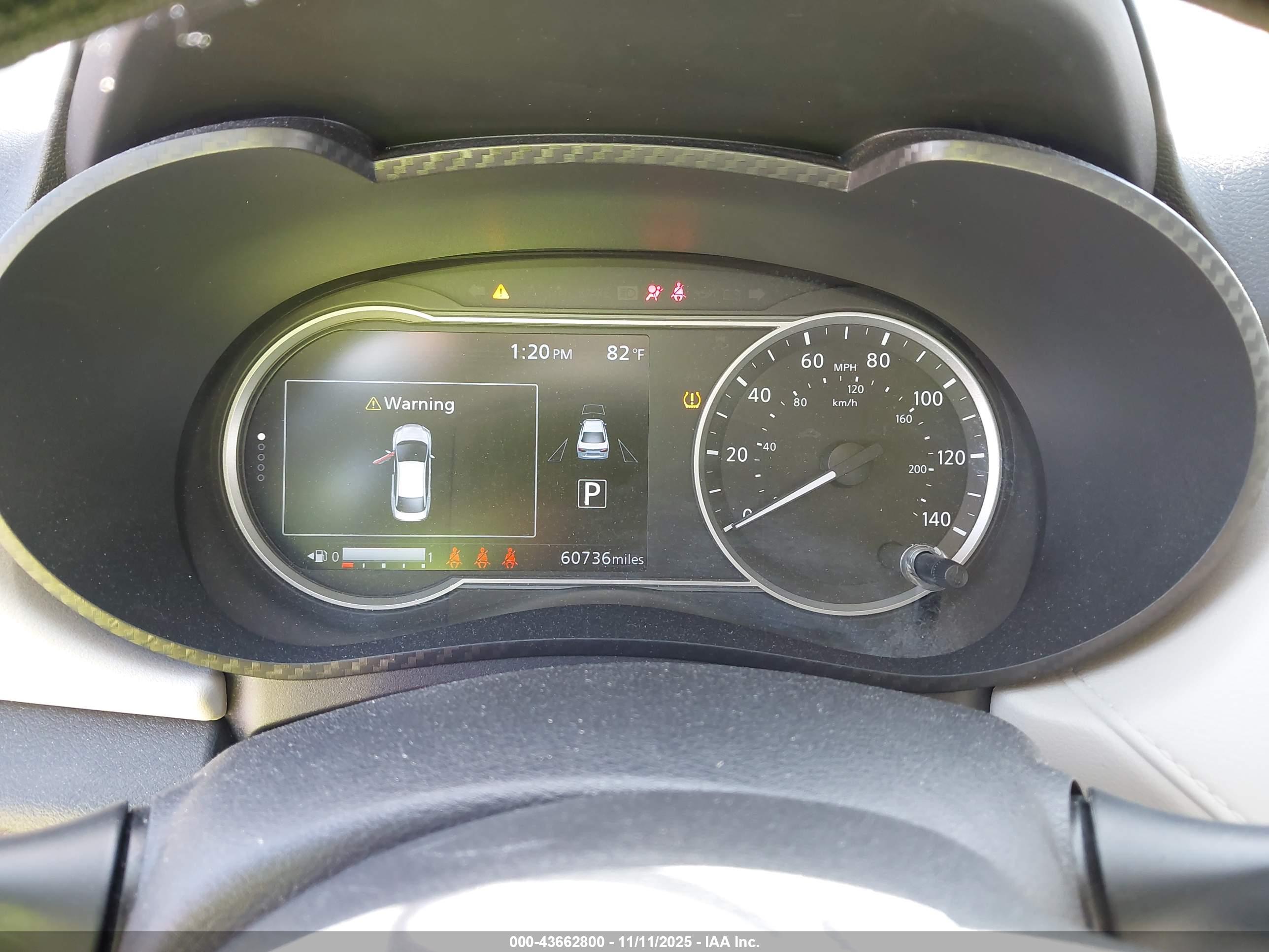 NISSAN VERSA image 7