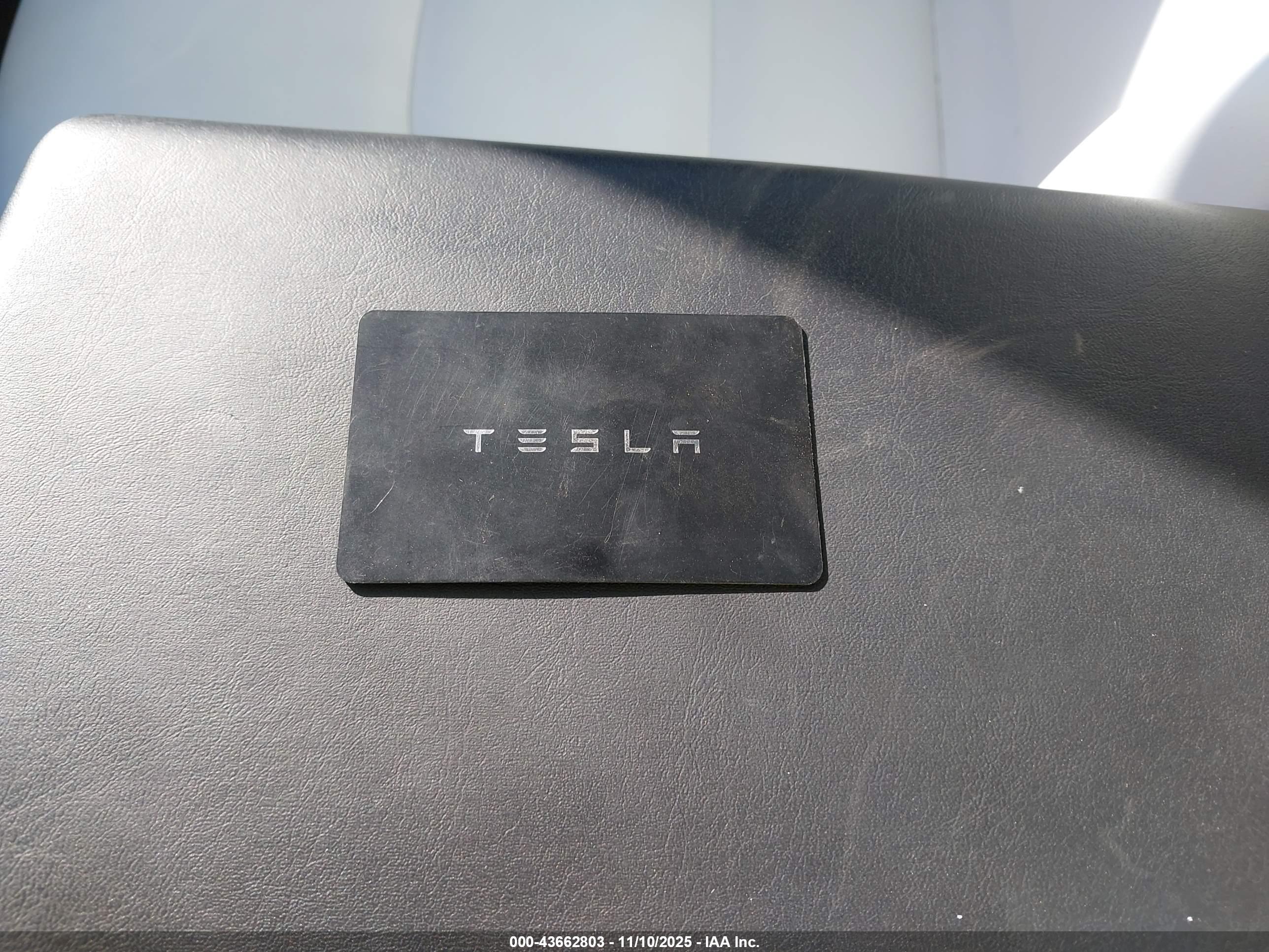 TESLA MODEL image 11