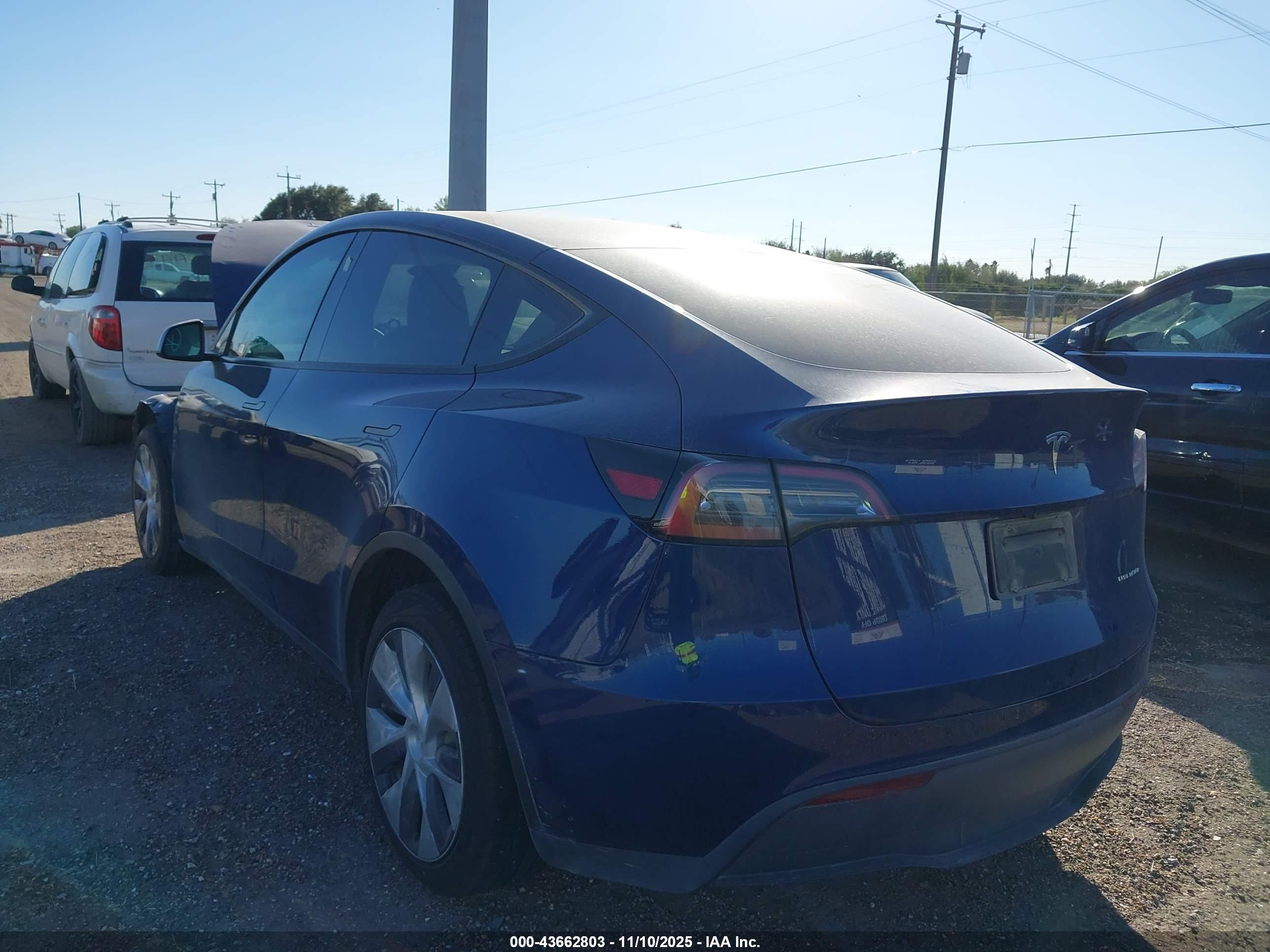 TESLA MODEL image 3