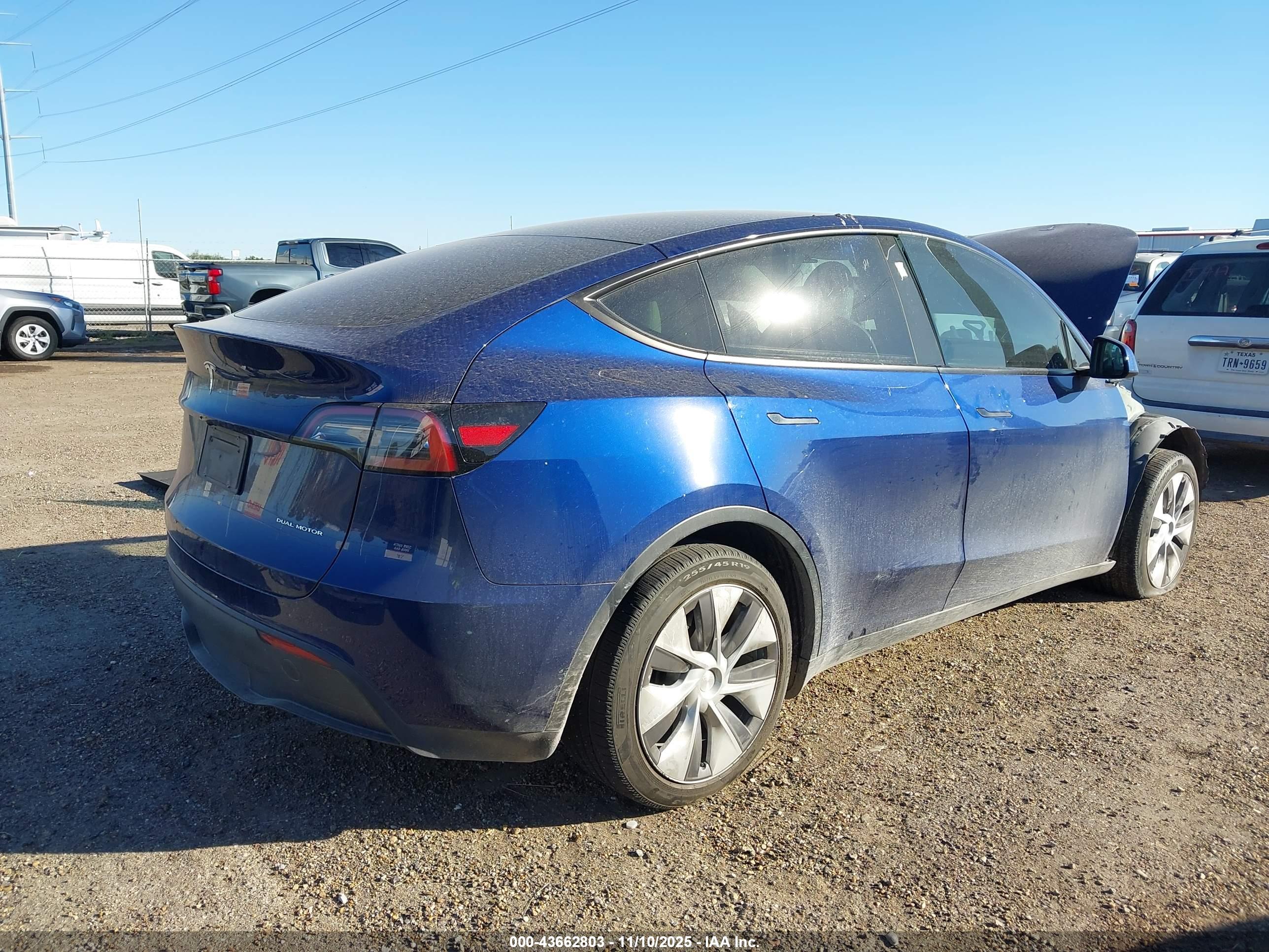 TESLA MODEL image 4