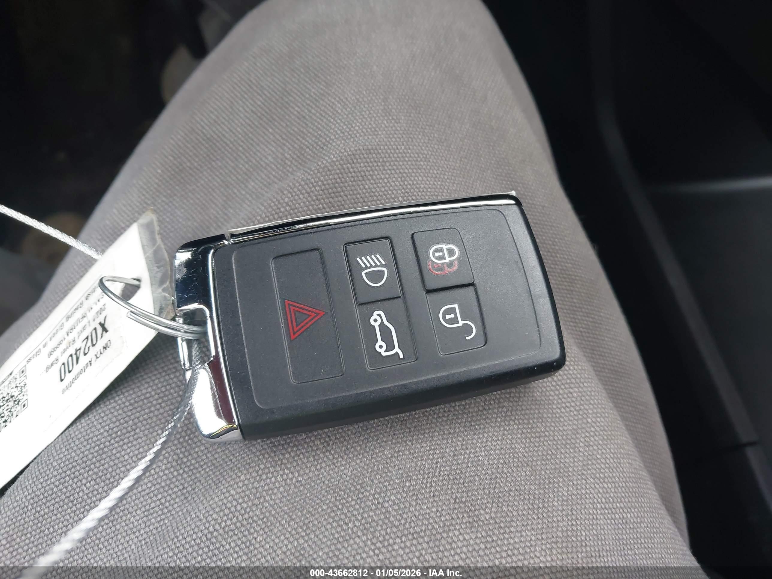 LAND ROVER image 11