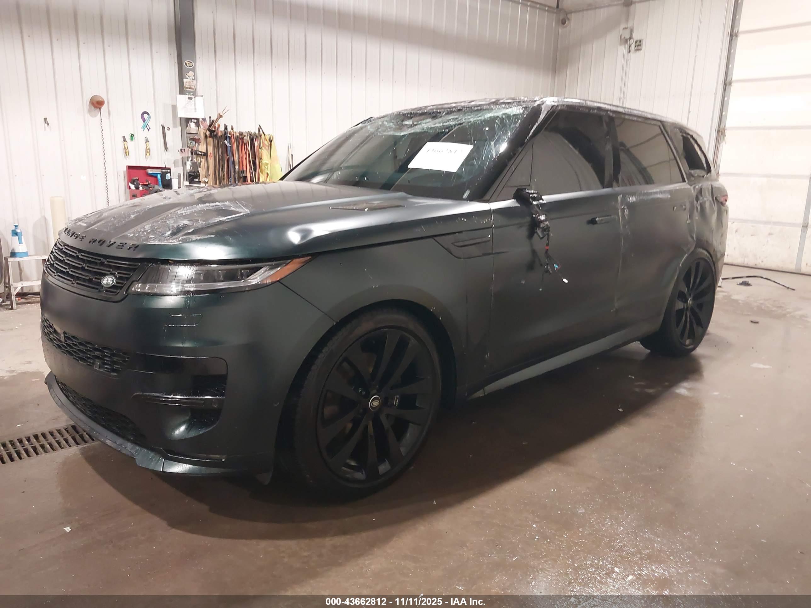 LAND ROVER image 2