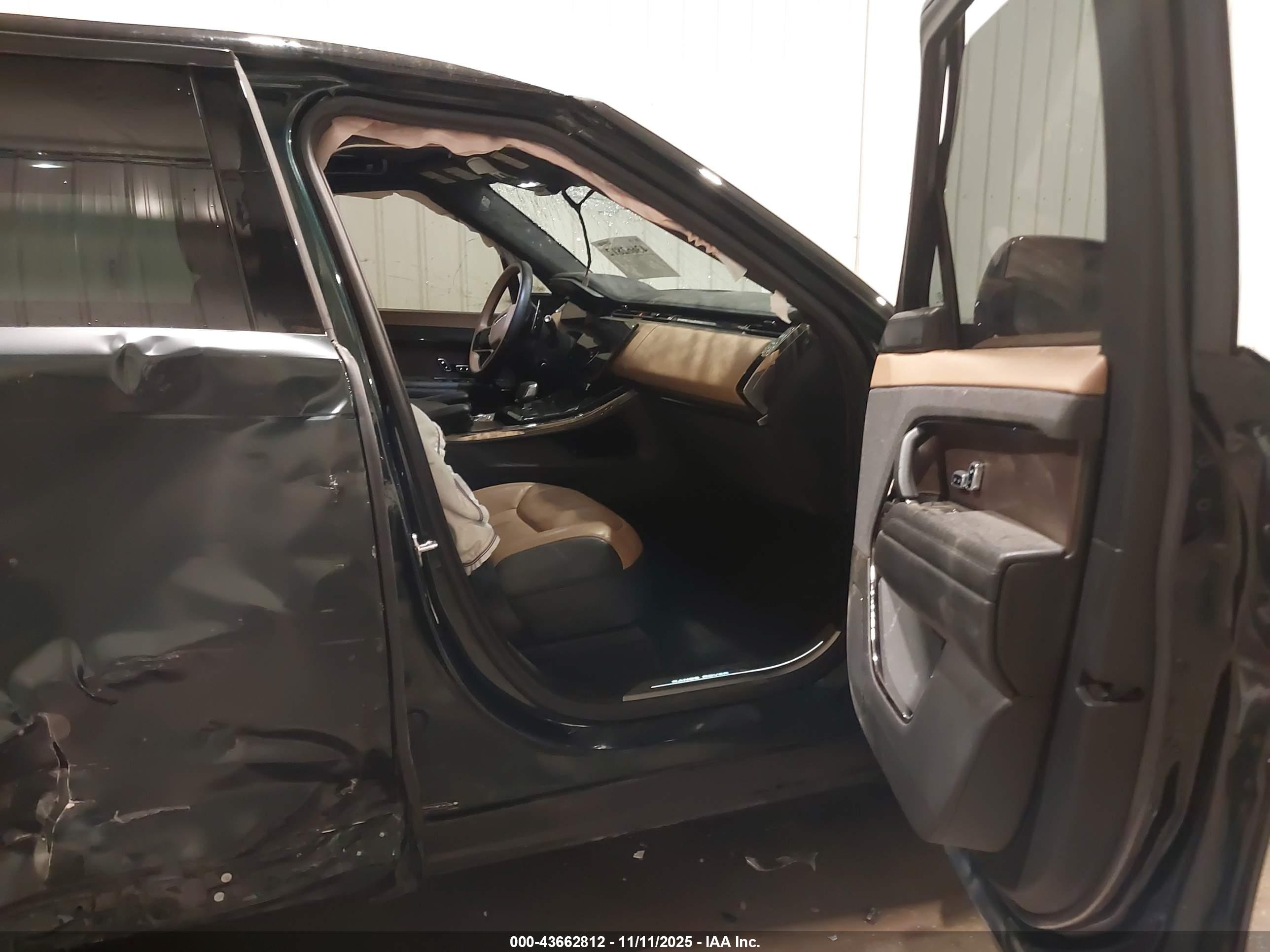 LAND ROVER image 5