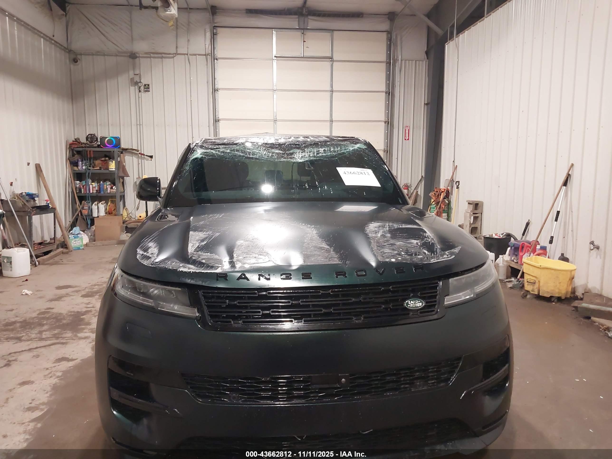 LAND ROVER image 6